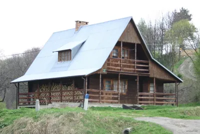 Szlak spacerowy Wołkowyja - Wołkowyja skrzyżowanie szlaków niebieskiego i żółtego