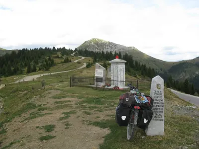Katun Road Borderline Heights