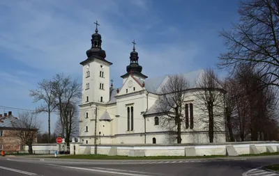 Doliną Tyśmienicy