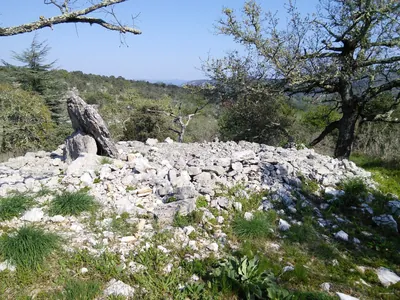 Le Cimetière - Le Calvaire