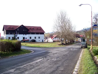 [Z] Sachrův hřeben (rozc.) - Horní Rokytnice nad Jizerou (nám., nádr. bus)