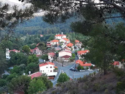Moniatis Hike
