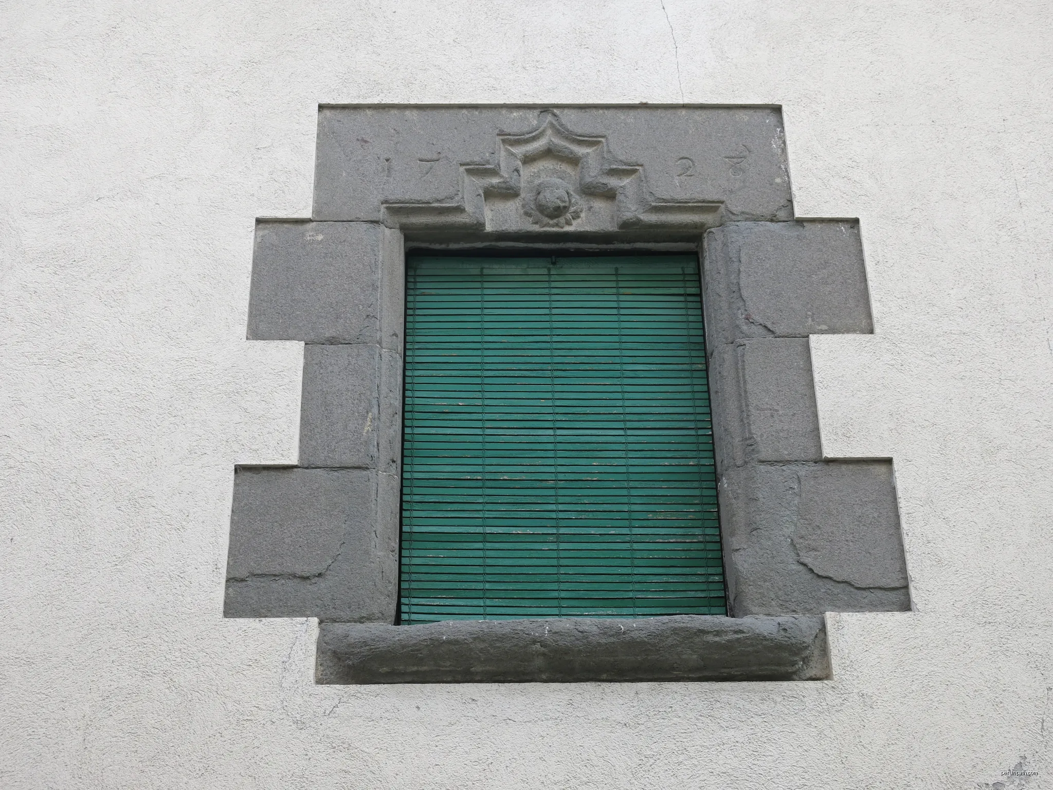 Habitatge al carrer Torelló, 2 (Manlleu) | Autor: Enric | Licencja: CC BY-SA 4.0 | Źródło: Wikimedia Commons
