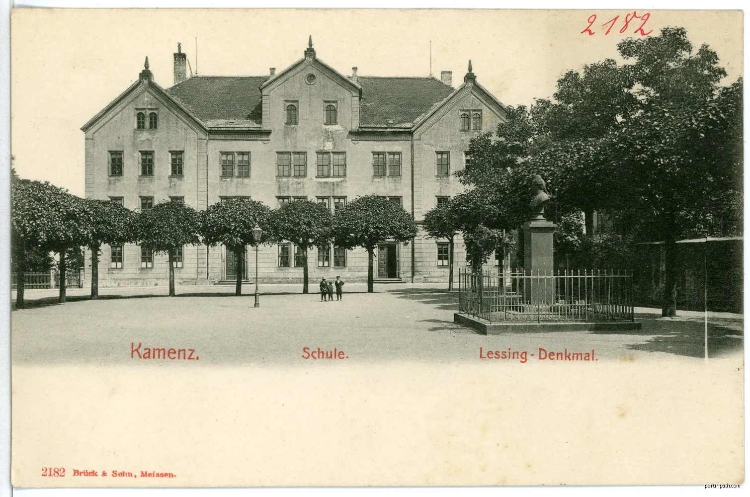 Kamenz; Schule, Lessing-Denkmal | Autor: Brück &amp; Sohn Kunstverlag Meißen | Licencja: CC0 | Źródło: Wikimedia Commons