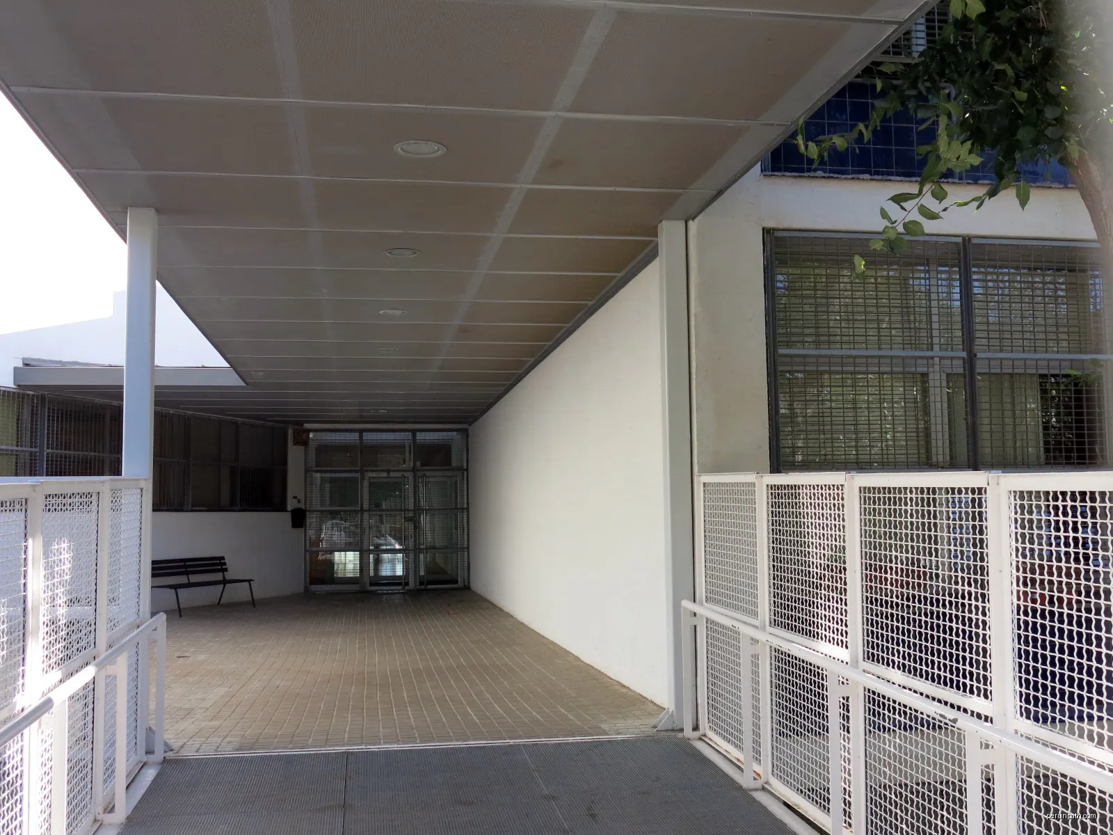 Centre d'educació especial Josep Sol i Rodríguez (Santa Coloma de Gramenet) | Autor: Enfo | Licencja: CC BY-SA 4.0 | Źródło: Wikimedia Commons