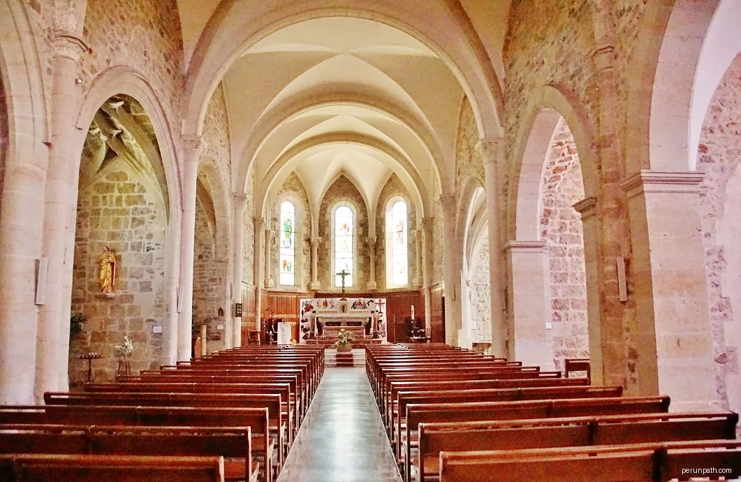 église saint-Julien | Autor: Bastien.pierre | Licencja: CC BY-SA 4.0 | Źródło: Wikimedia Commons