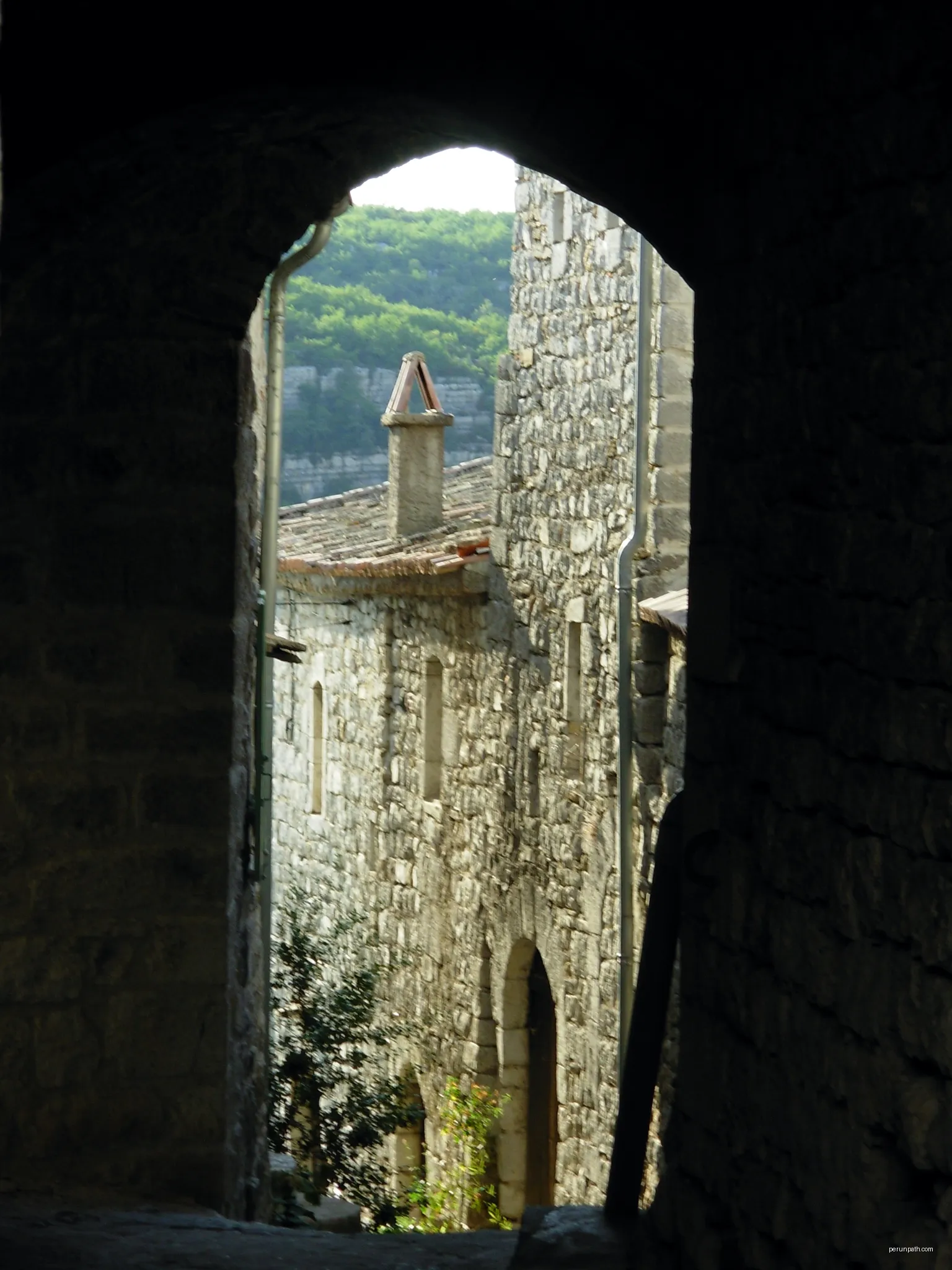 Viaduc - Église Romane