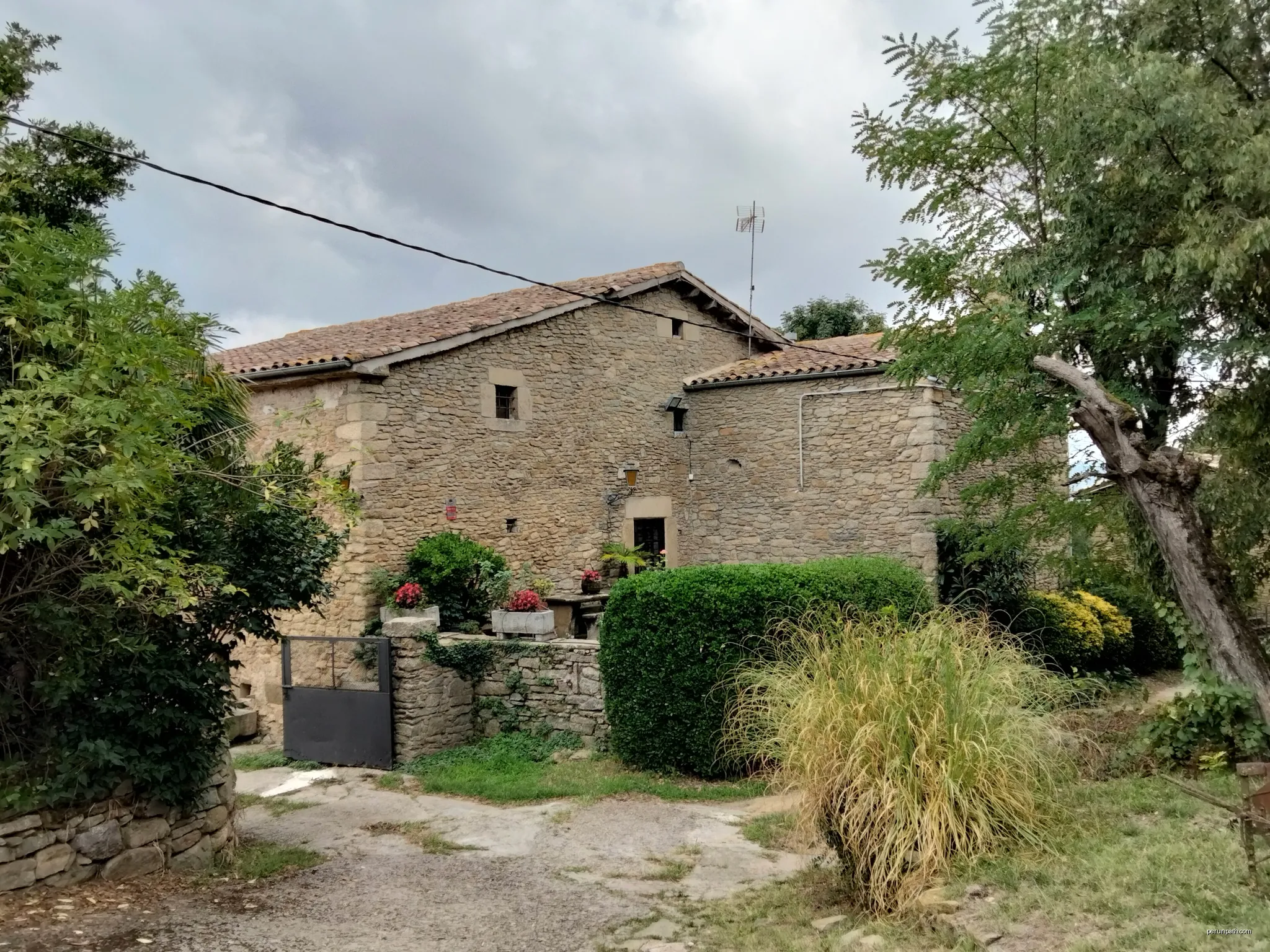 Mas de la Roca (Folgueroles), angle nord-est i annex nord | Autor: Enric | Licencja: CC BY-SA 4.0 | Źródło: Wikimedia Commons