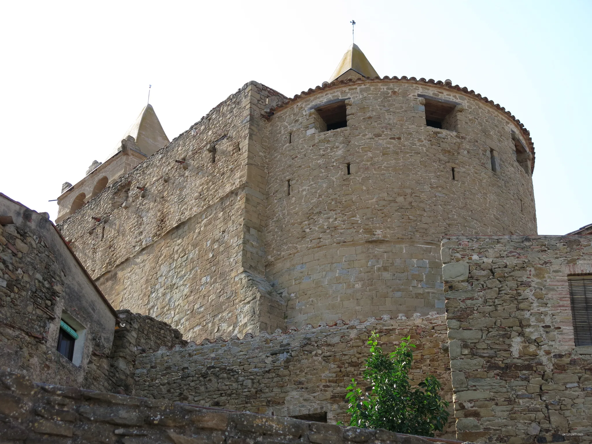 Església de Sant Esteve (Madremanya) | Autor: Enric | Licencja: CC BY-SA 4.0 | Źródło: Wikimedia Commons