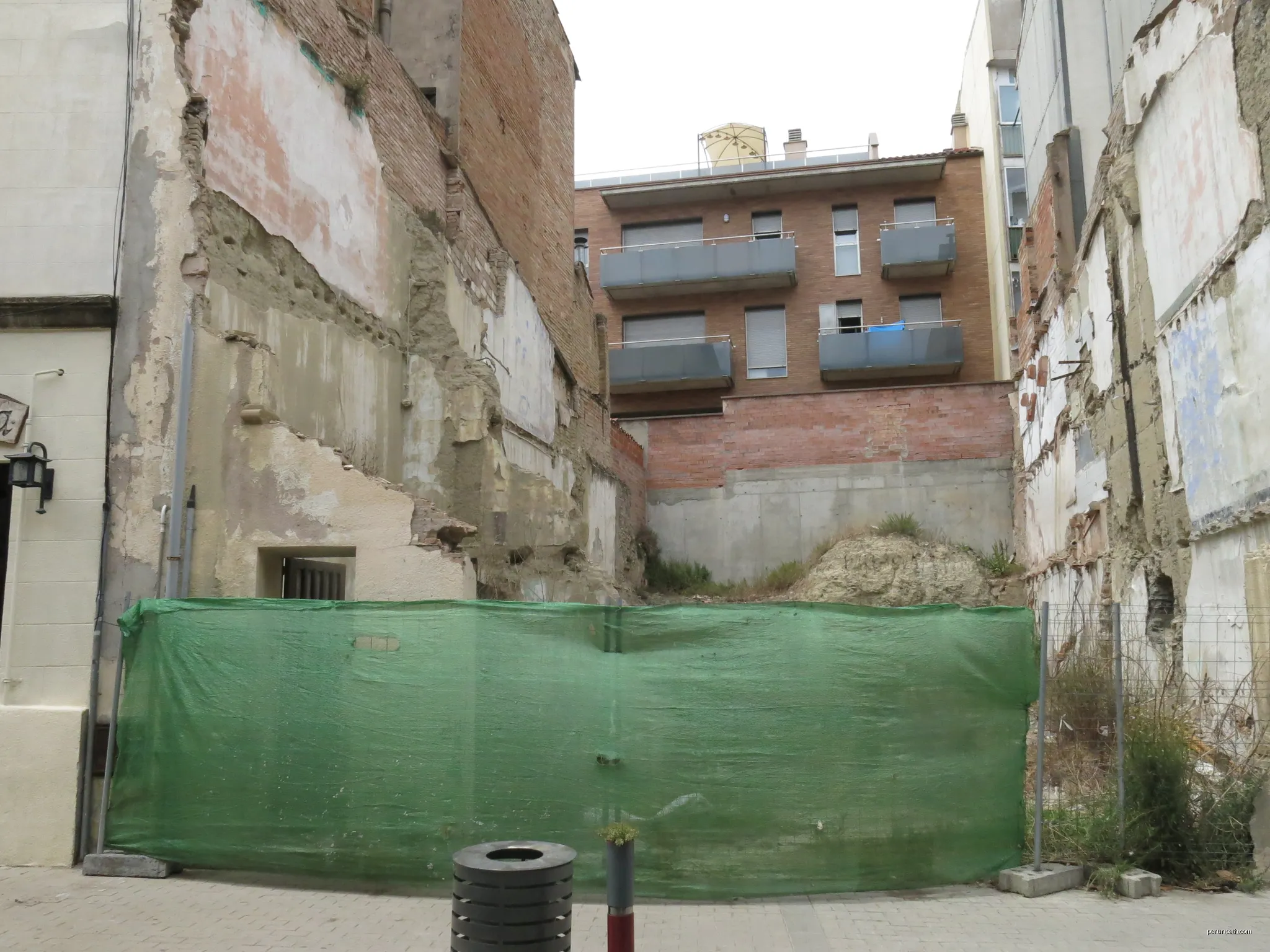 Façana al carrer Major, 64 (Tona) | Autor: Enric | Licencja: CC BY-SA 4.0 | Źródło: Wikimedia Commons