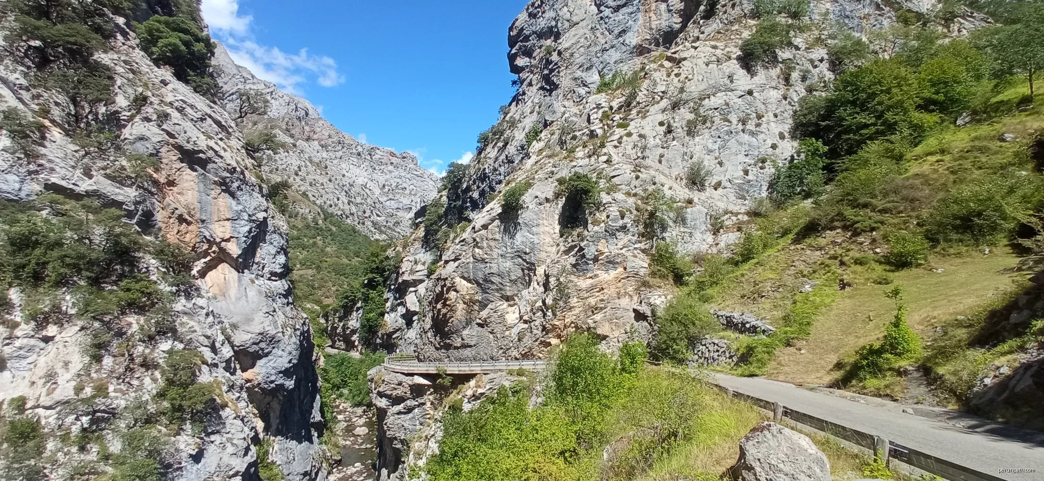 Cueva de Santibañas