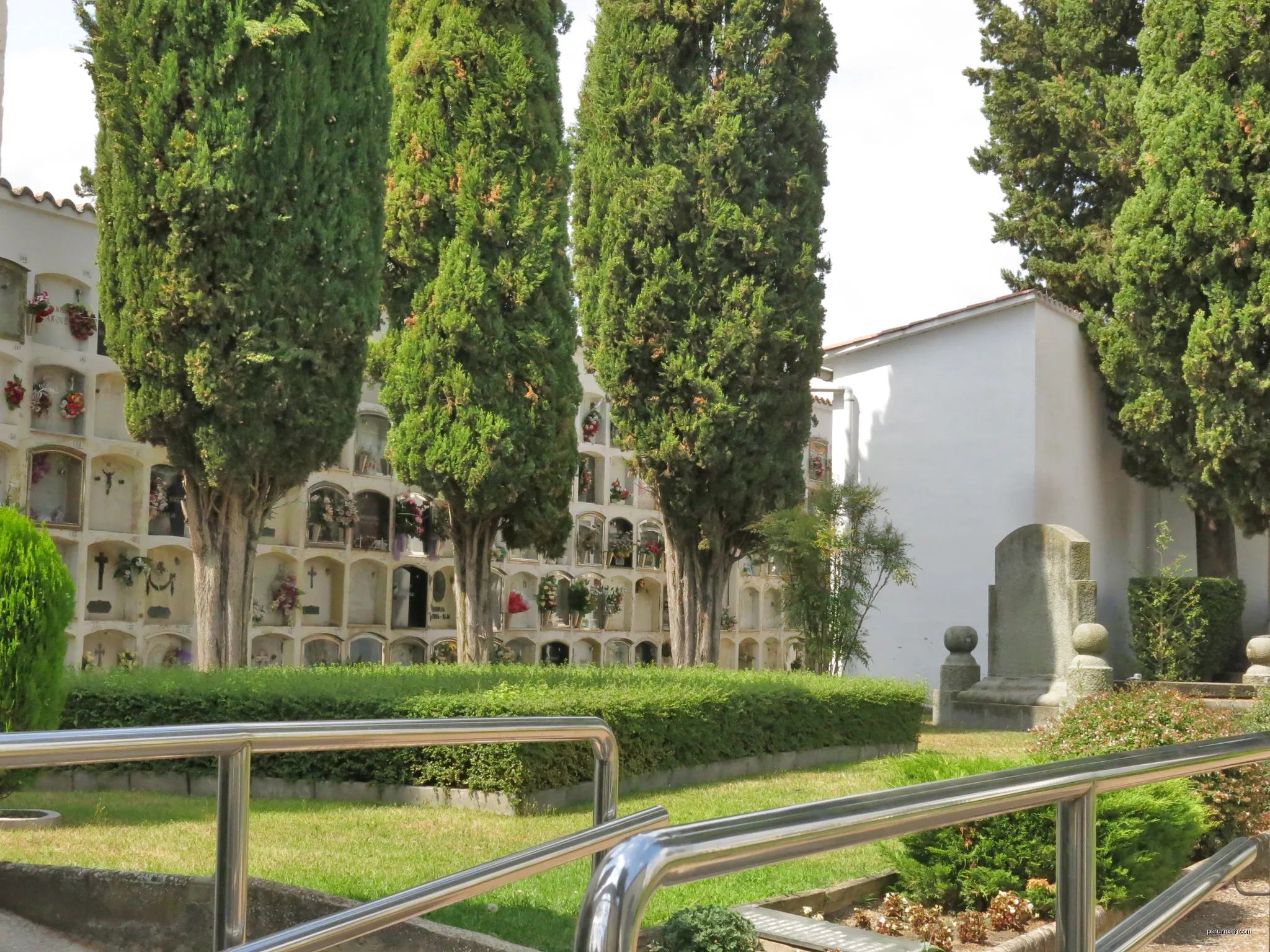 Cementiri Municipal (Torelló) | Autor: Enric | Licencja: CC BY-SA 4.0 | Źródło: Wikimedia Commons