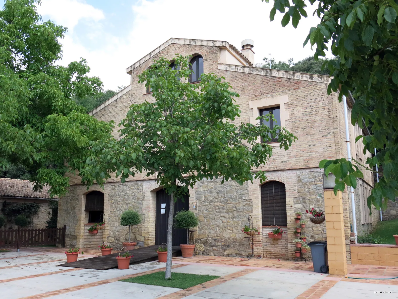 La Casa Nova del Castell (Montesquiu) | Autor: Enfo | Licencja: CC BY-SA 3.0 | Źródło: Wikimedia Commons