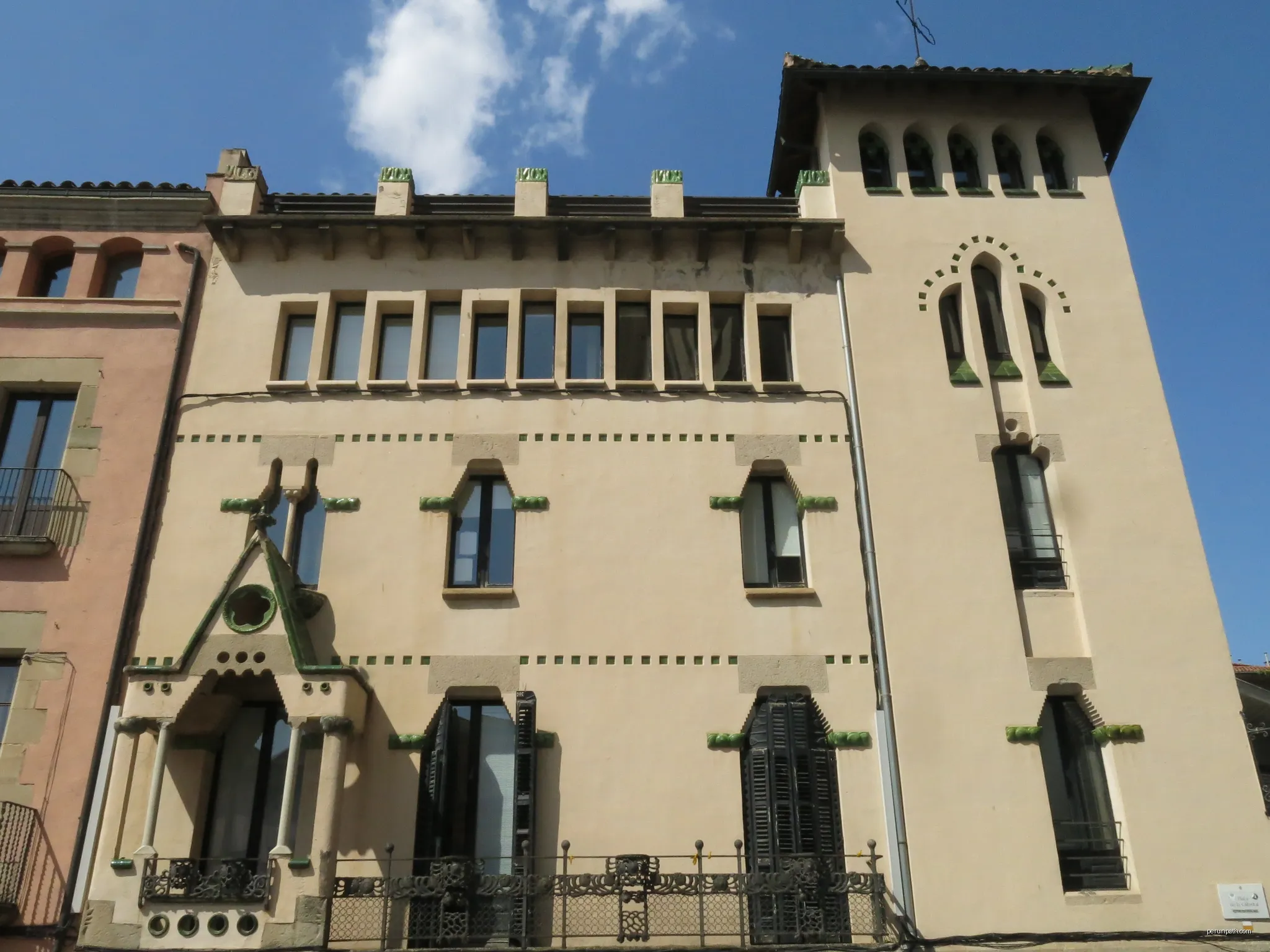 Casa Anita Colomer (Vic) | Autor: Enric | Licencja: CC BY-SA 4.0 | Źródło: Wikimedia Commons
