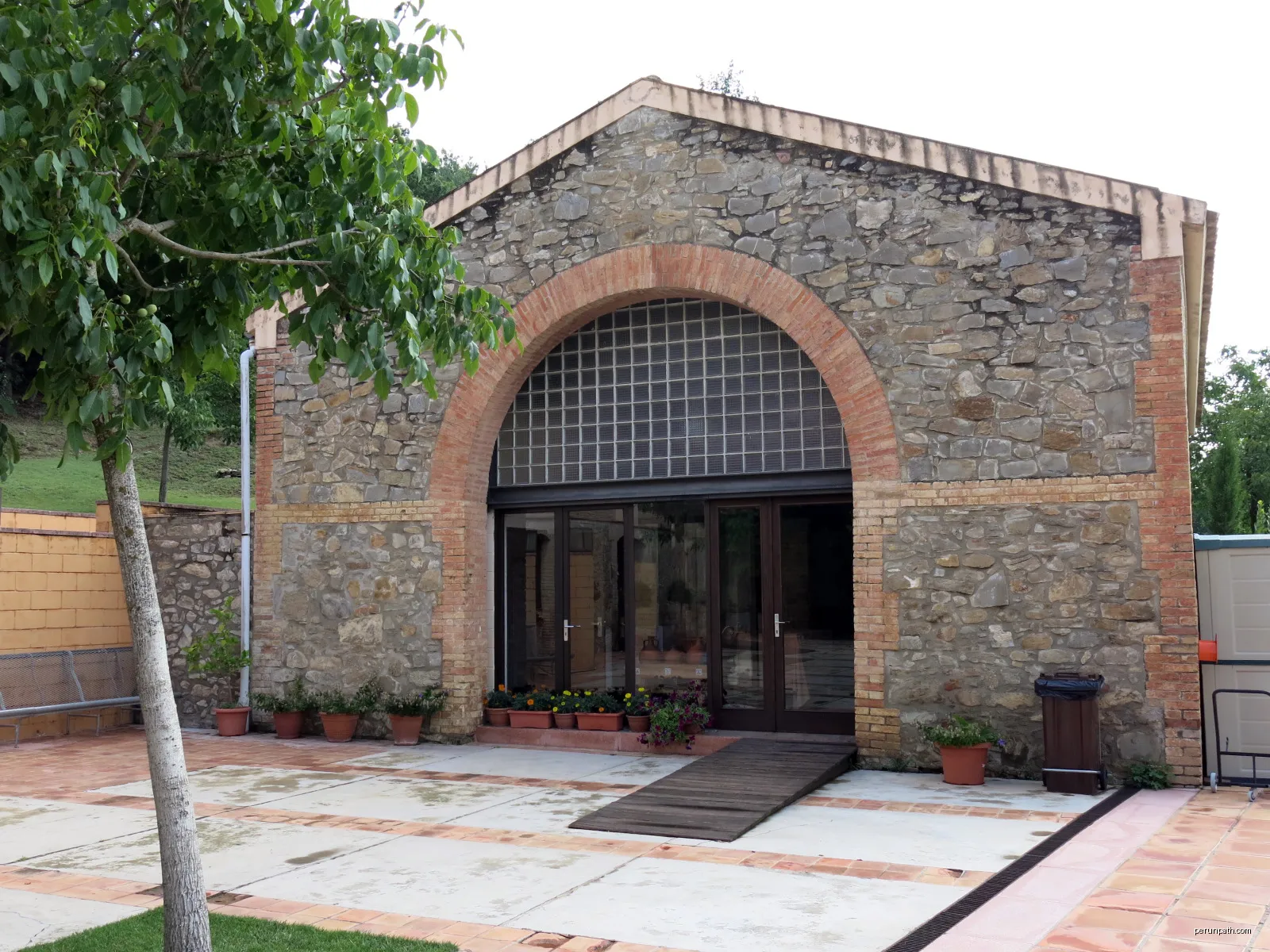 La Casa Nova del Castell (Montesquiu) | Autor: Enfo | Licencja: CC BY-SA 3.0 | Źródło: Wikimedia Commons
