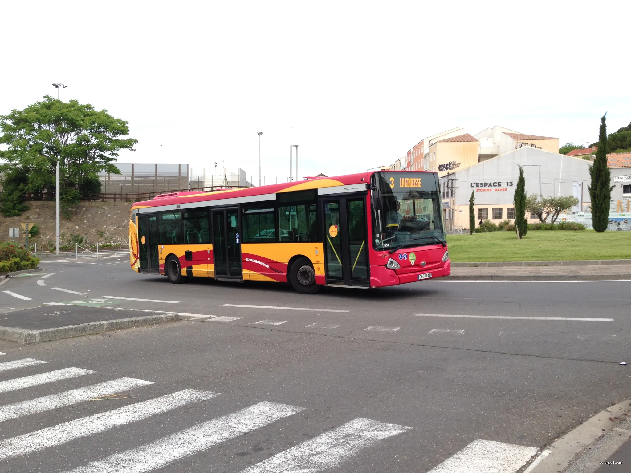 Le bus ligne 3 du réseau beeMob | Autor: AirScott | Licencja: CC BY-SA 4.0 | Źródło: Wikimedia Commons