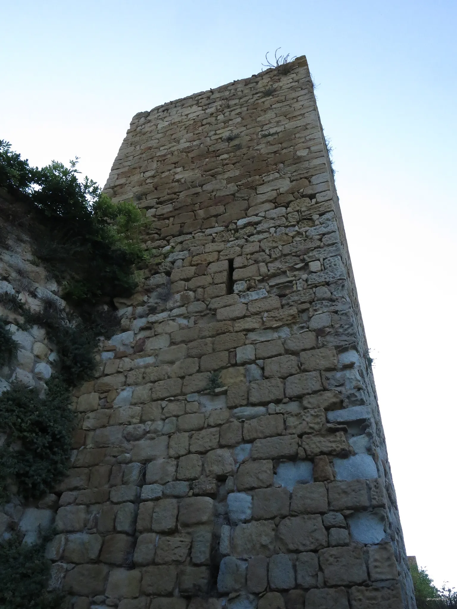 Muralles de Pals | Autor: Enric | Licencja: CC BY-SA 4.0 | Źródło: Wikimedia Commons