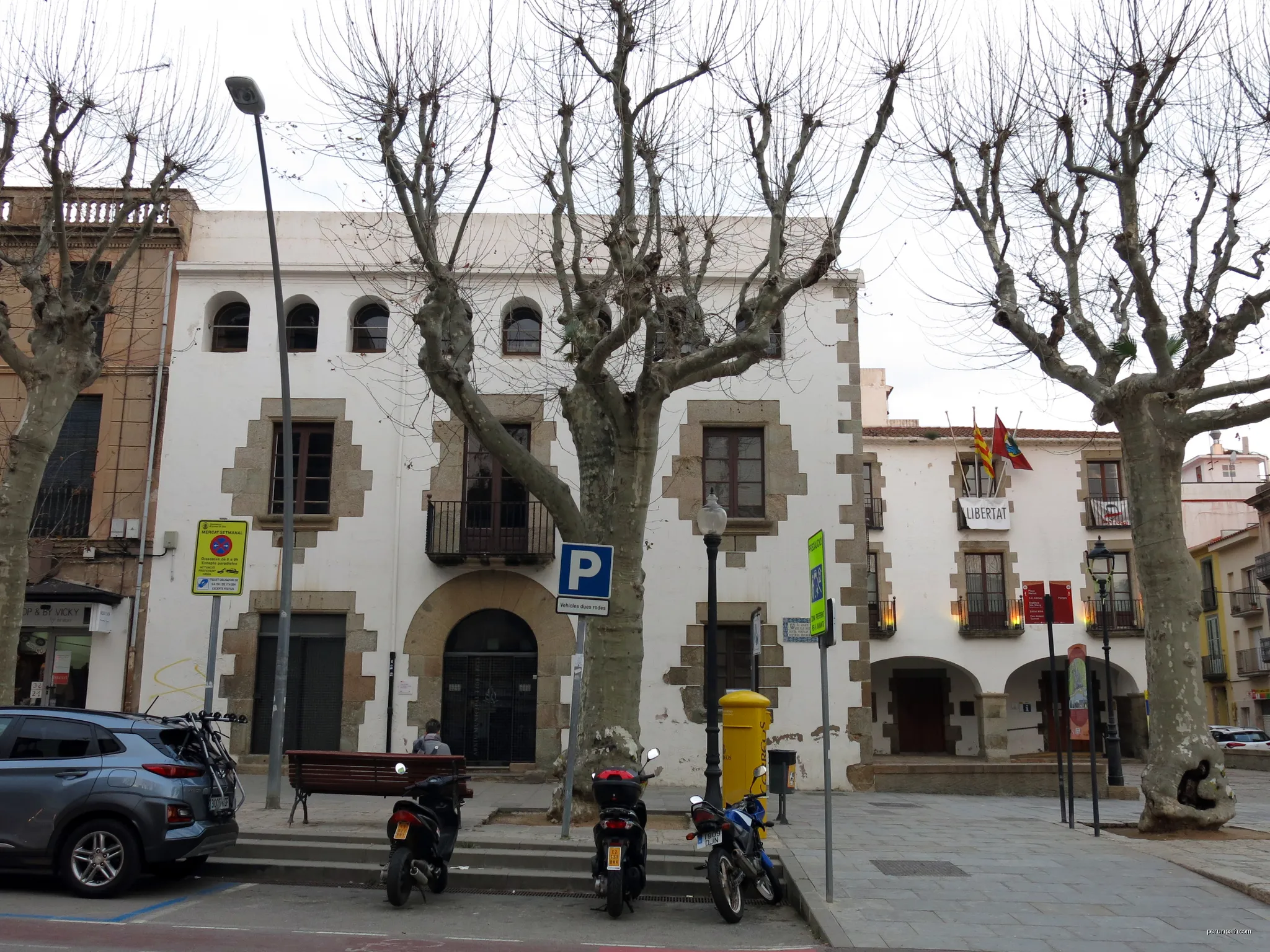 Ajuntament (Arenys de Mar) | Autor: Enric | Licencja: CC BY-SA 4.0 | Źródło: Wikimedia Commons