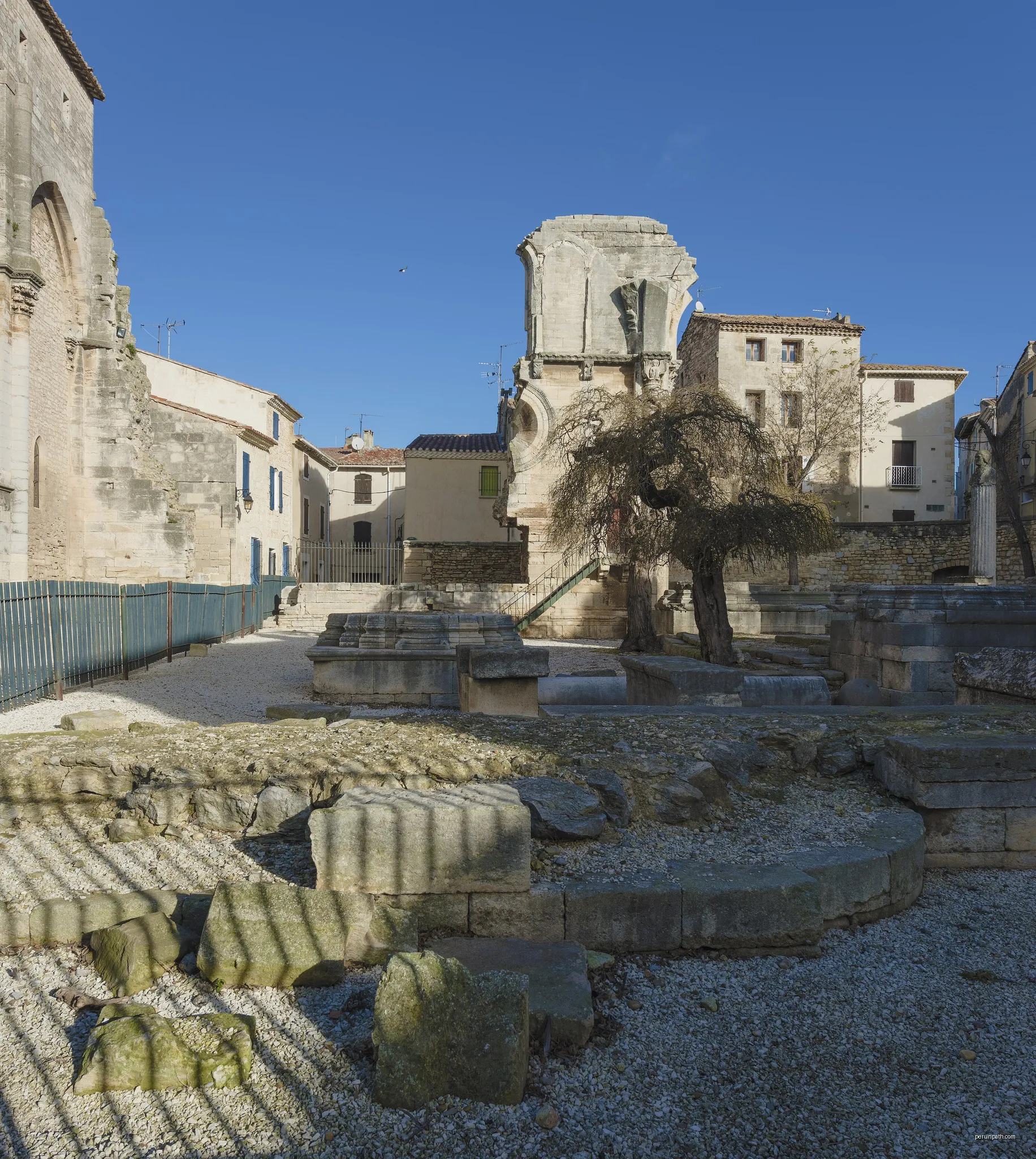 Abbey of Saint-Gilles, Saint-Gilles, Gard, France. | Autor: Christian Ferrer | Licencja: CC BY-SA 4.0 | Źródło: Wikimedia Commons