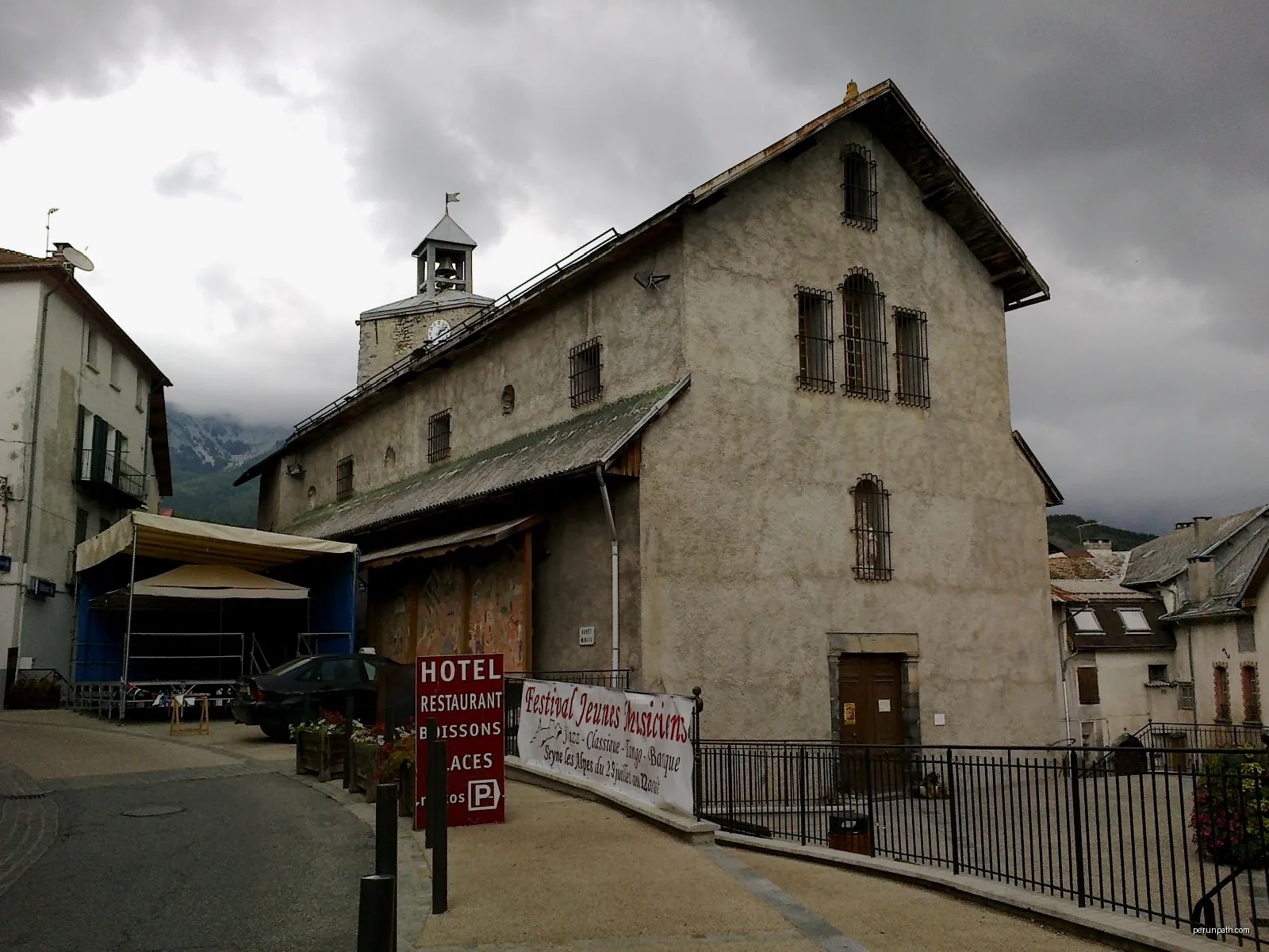 De Saint-Jurs à Seyne