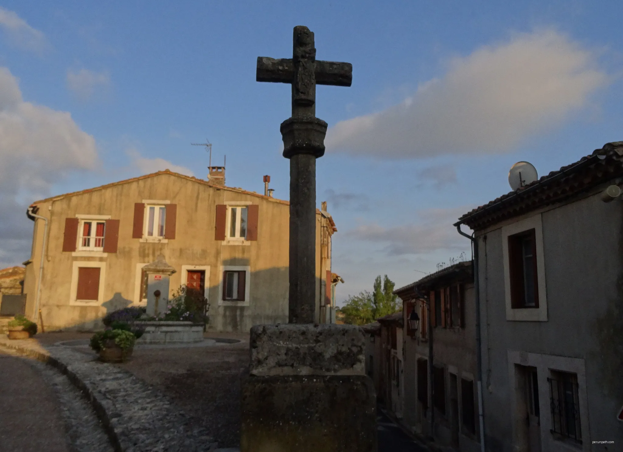 Aragon Croix de chemin | Autor: MIC43 | Licencja: CC BY-SA 4.0 | Źródło: Wikimedia Commons