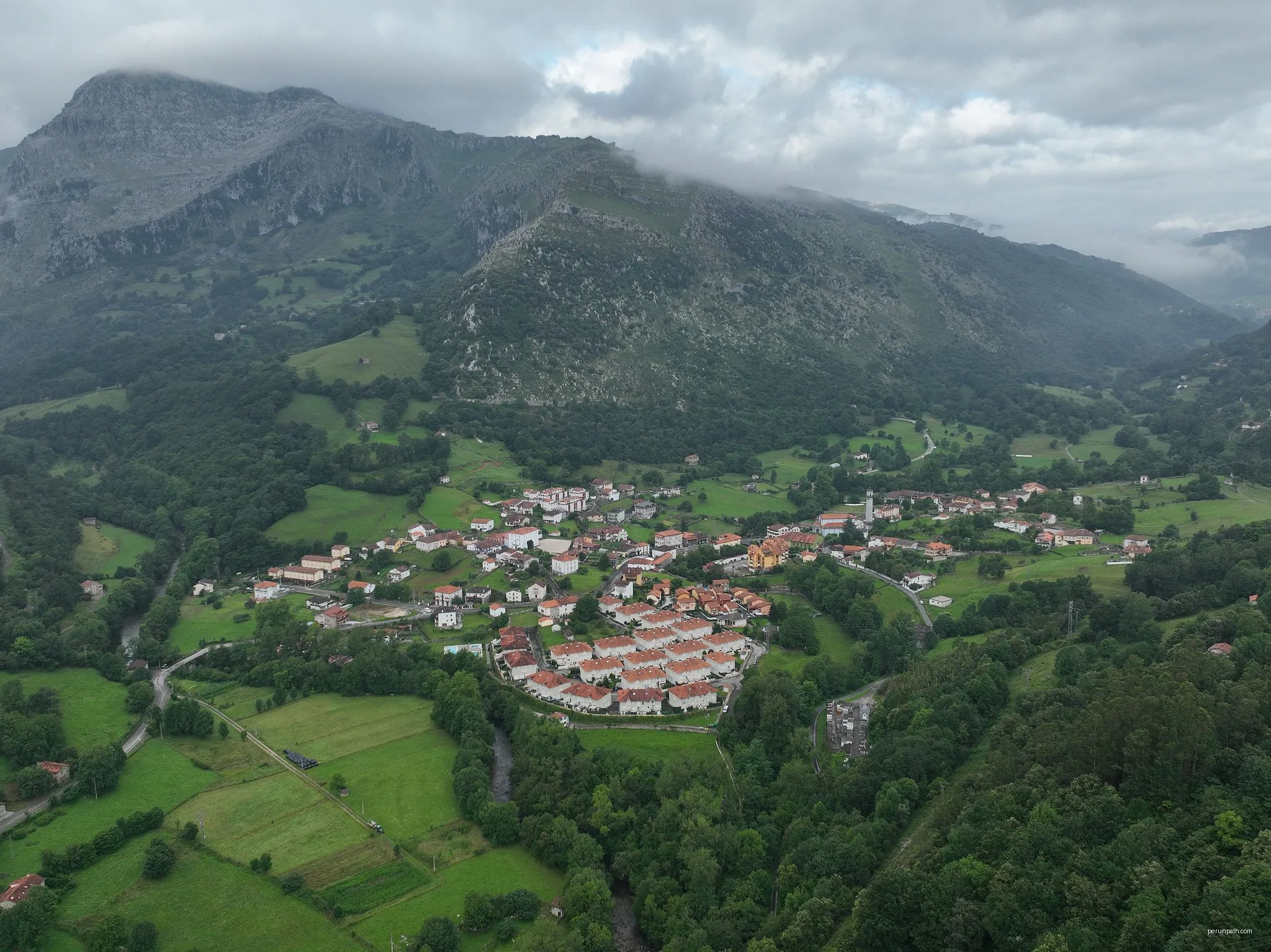 Camino del Val del Asón (Nacimiento del río Asón)