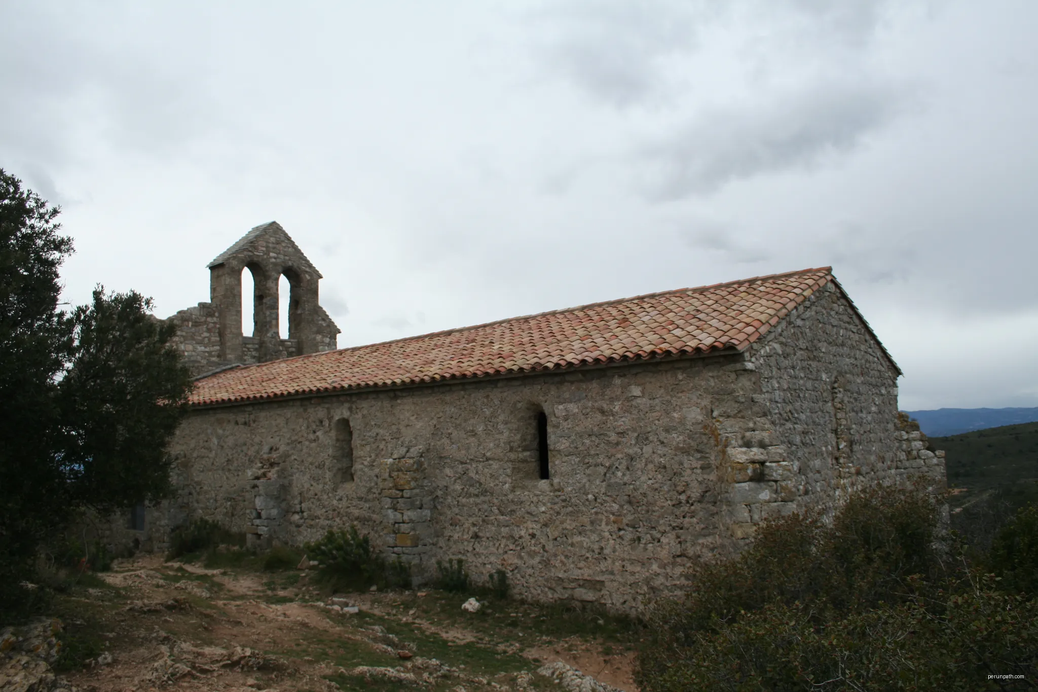 Aumelas (Hérault) - chapelle castrale Saint-Sauveur. | Autor: Fagairolles 34 | Licencja: CC BY-SA 4.0 | Źródło: Wikimedia Commons