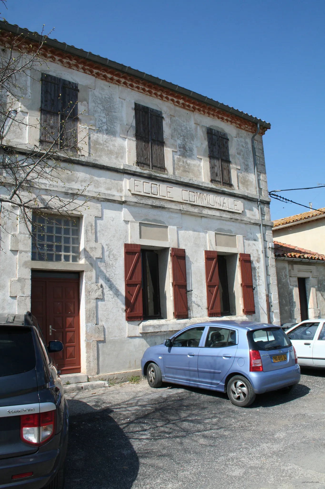 Aumelas (Hérault) - école communale. | Autor: Fagairolles 34 | Licencja: CC BY-SA 4.0 | Źródło: Wikimedia Commons