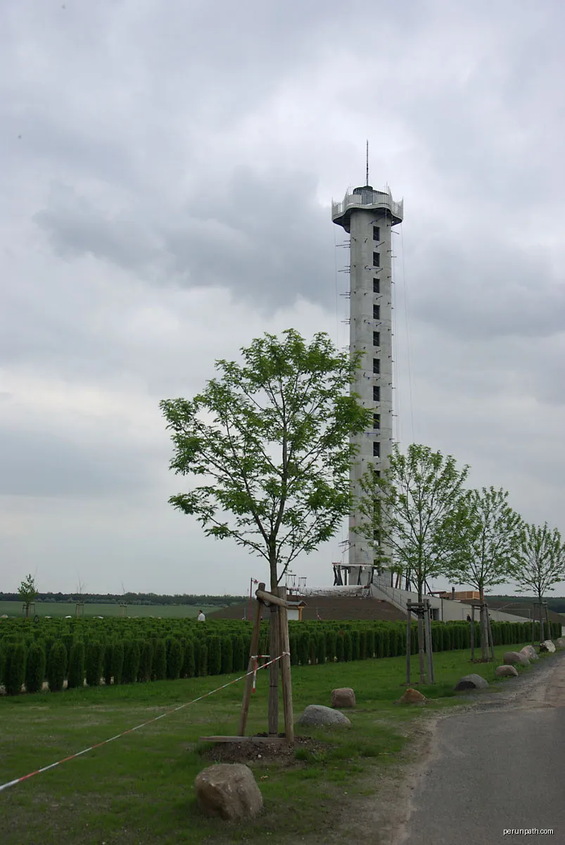 Look-out on the hill of Bärenbrück at the Teichland Theme Park in Neuendorf, Brandenburg, Germany | Autor: Stefan Fussan | Licencja: CC BY-SA 3.0 | Źródło: Wikimedia Commons