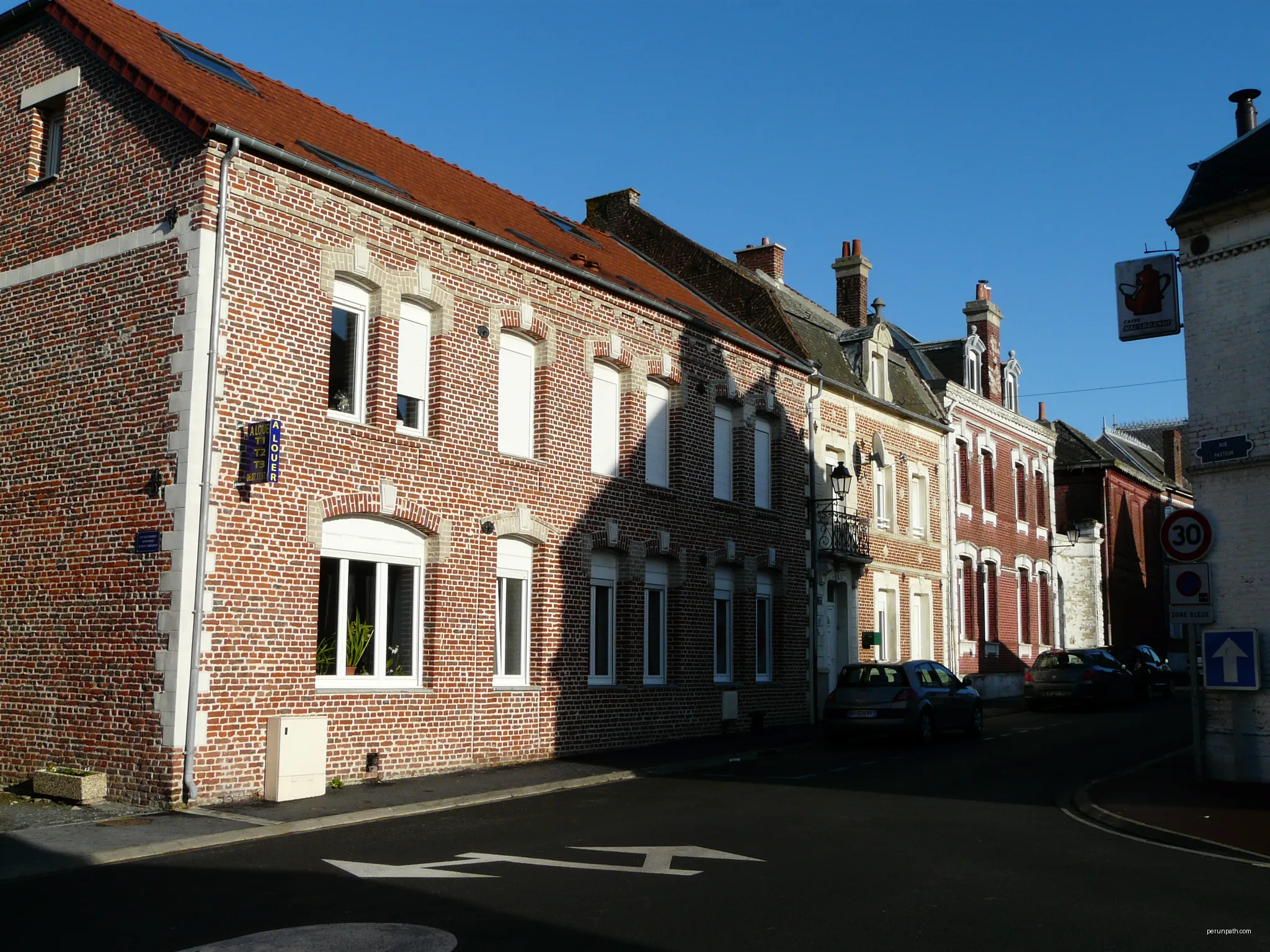 Maisons à Avesnes-les-Aubert | Autor: Camster | Licencja: CC BY-SA 3.0 | Źródło: Wikimedia Commons