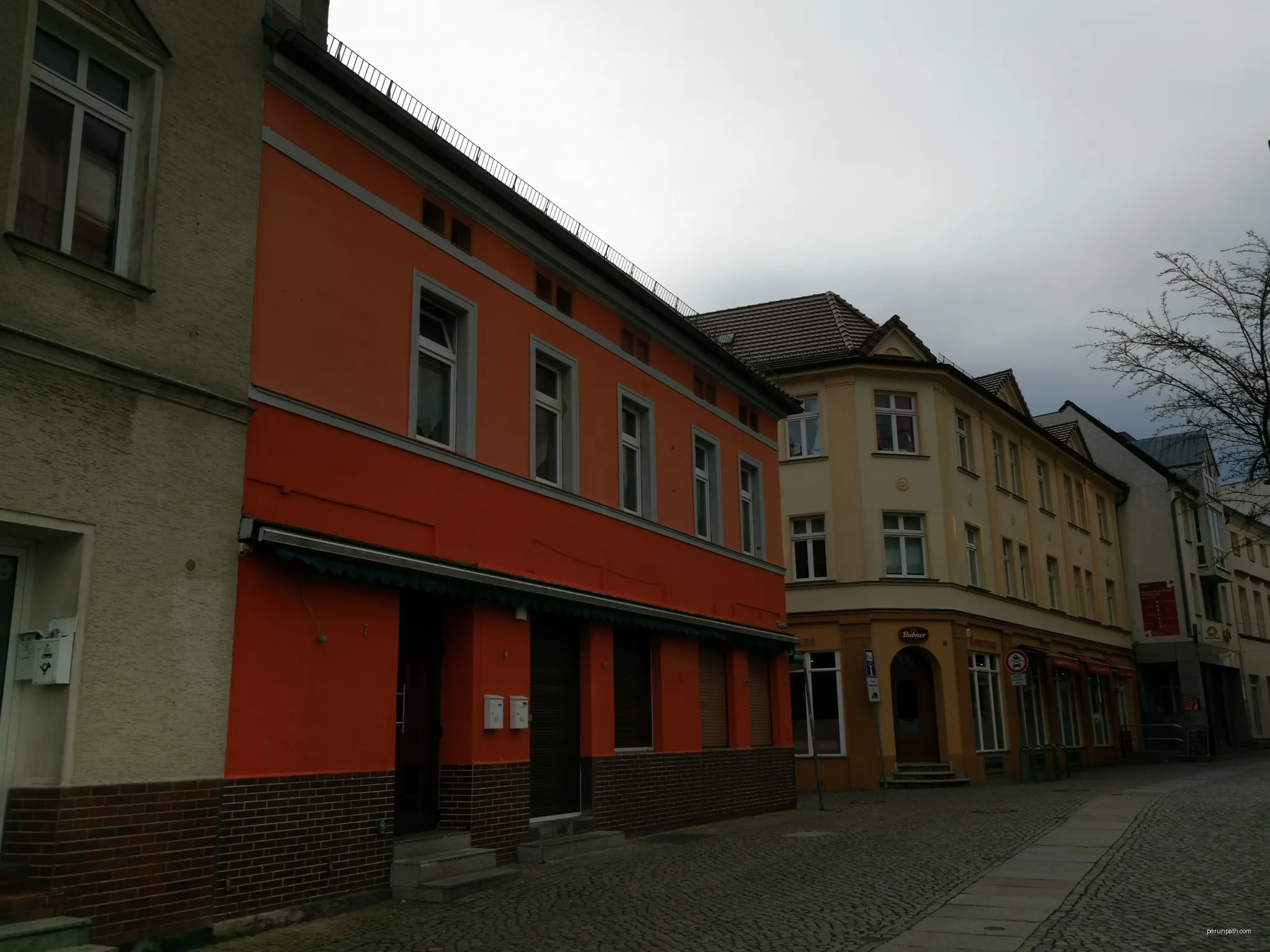 Bahnhofstraße 5 und 7 in Senftenberg | Autor: Z thomas | Licencja: CC BY-SA 4.0 | Źródło: Wikimedia Commons