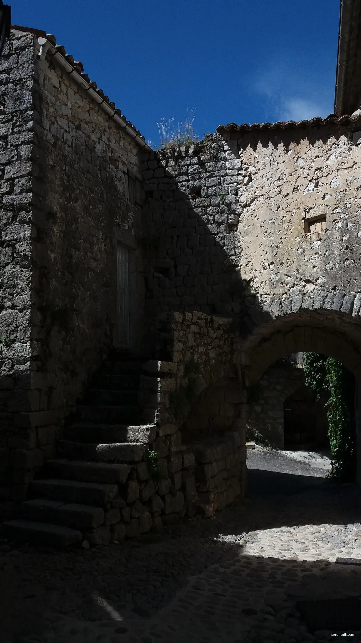 Viaduc - Église Romane