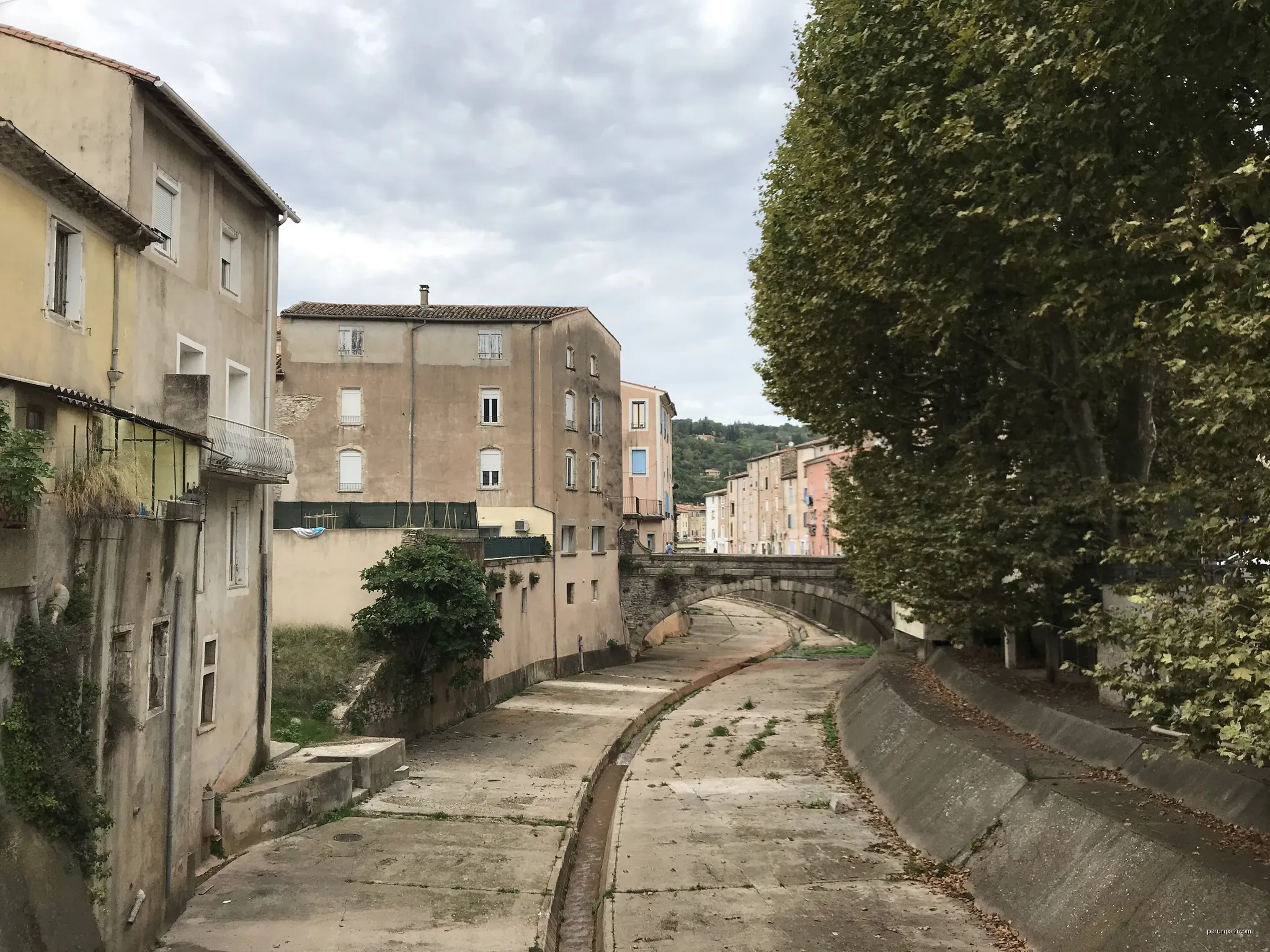 Bédarieux - ruisseau de Vèbres | Autor: AirScott | Licencja: CC BY-SA 4.0 | Źródło: Wikimedia Commons
