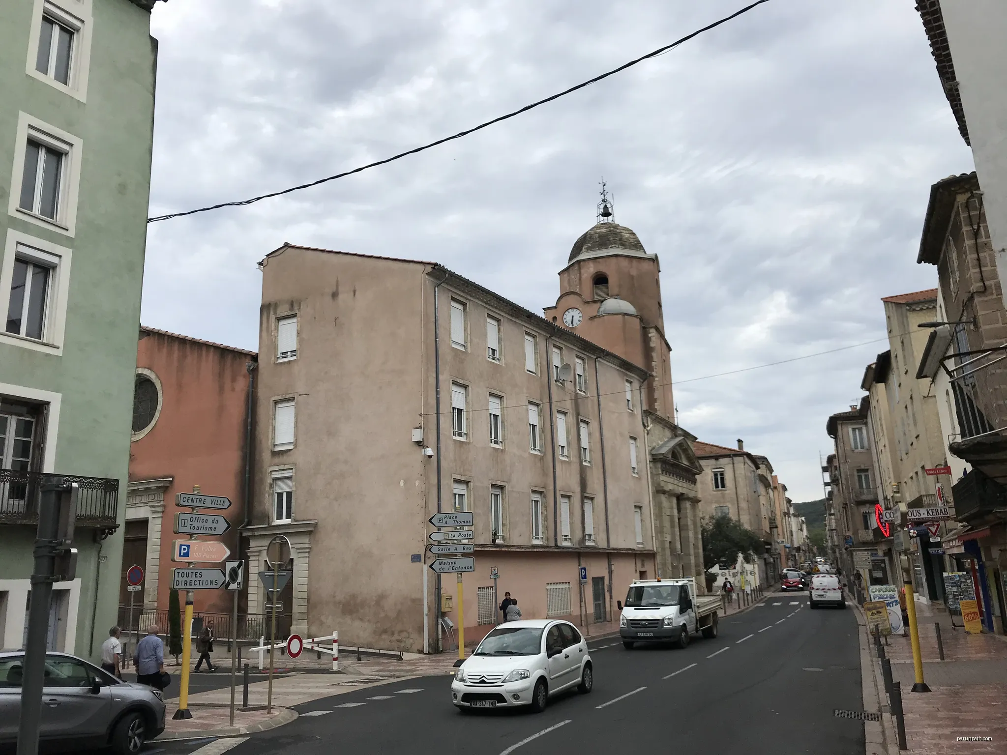 Bédarieux - rue Saint-Alexandre | Autor: AirScott | Licencja: CC BY-SA 4.0 | Źródło: Wikimedia Commons