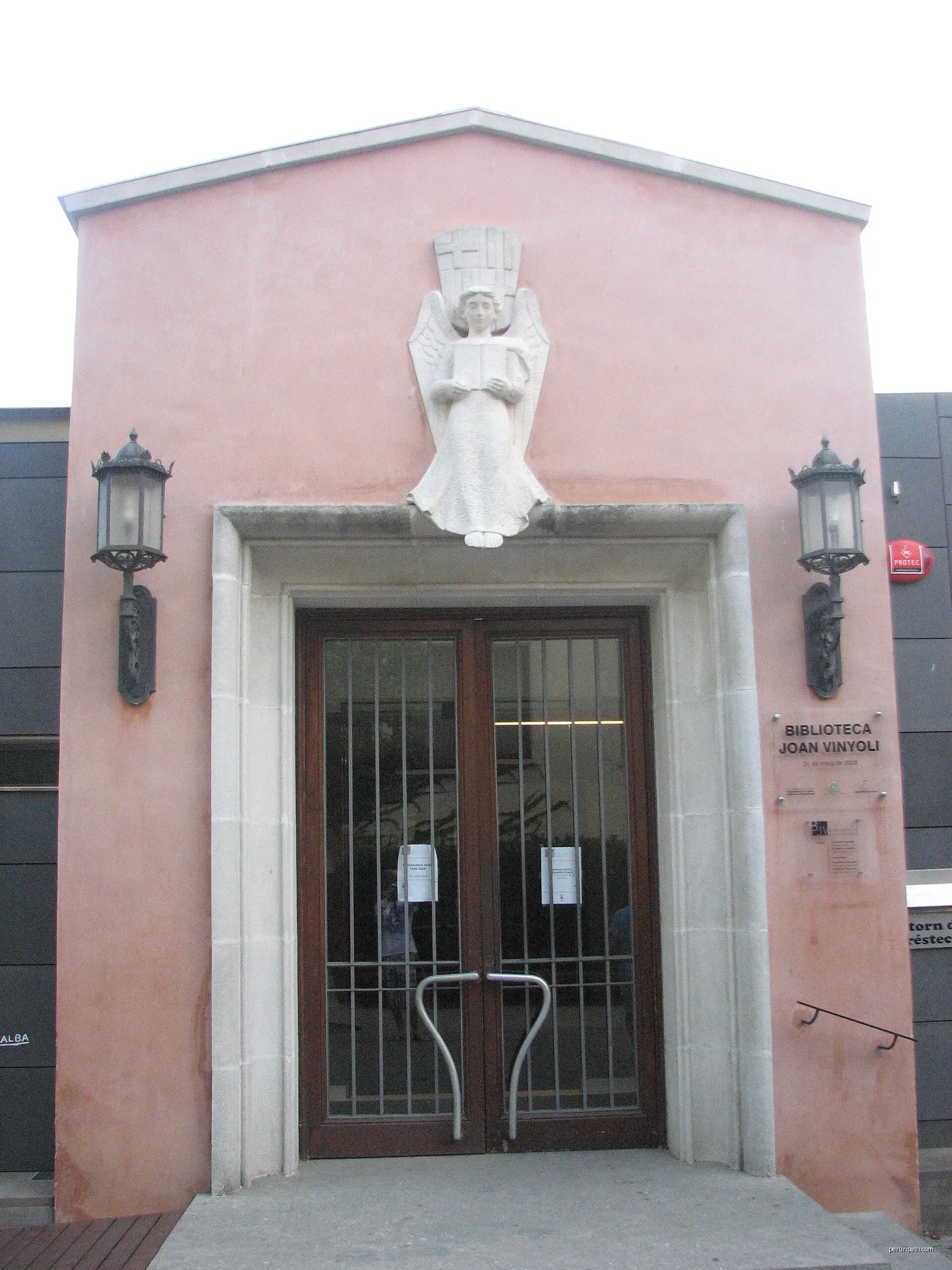 Biblioteca Municipal Joan Vinyoli (Santa Coloma de Farners) | Autor: Joan301009 | Licencja: CC BY-SA 3.0 | Źródło: Wikimedia Commons