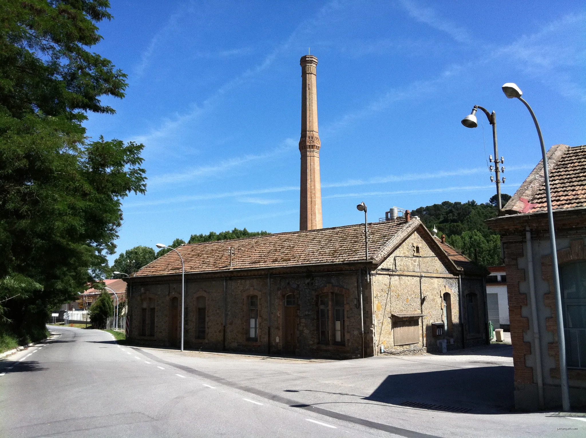 Borgonyà was a former industrial colony in the margin of the river Ter, in Osona, Catalonia | Autor: Kippelboy | Licencja: CC BY-SA 3.0 | Źródło: Wikimedia Commons