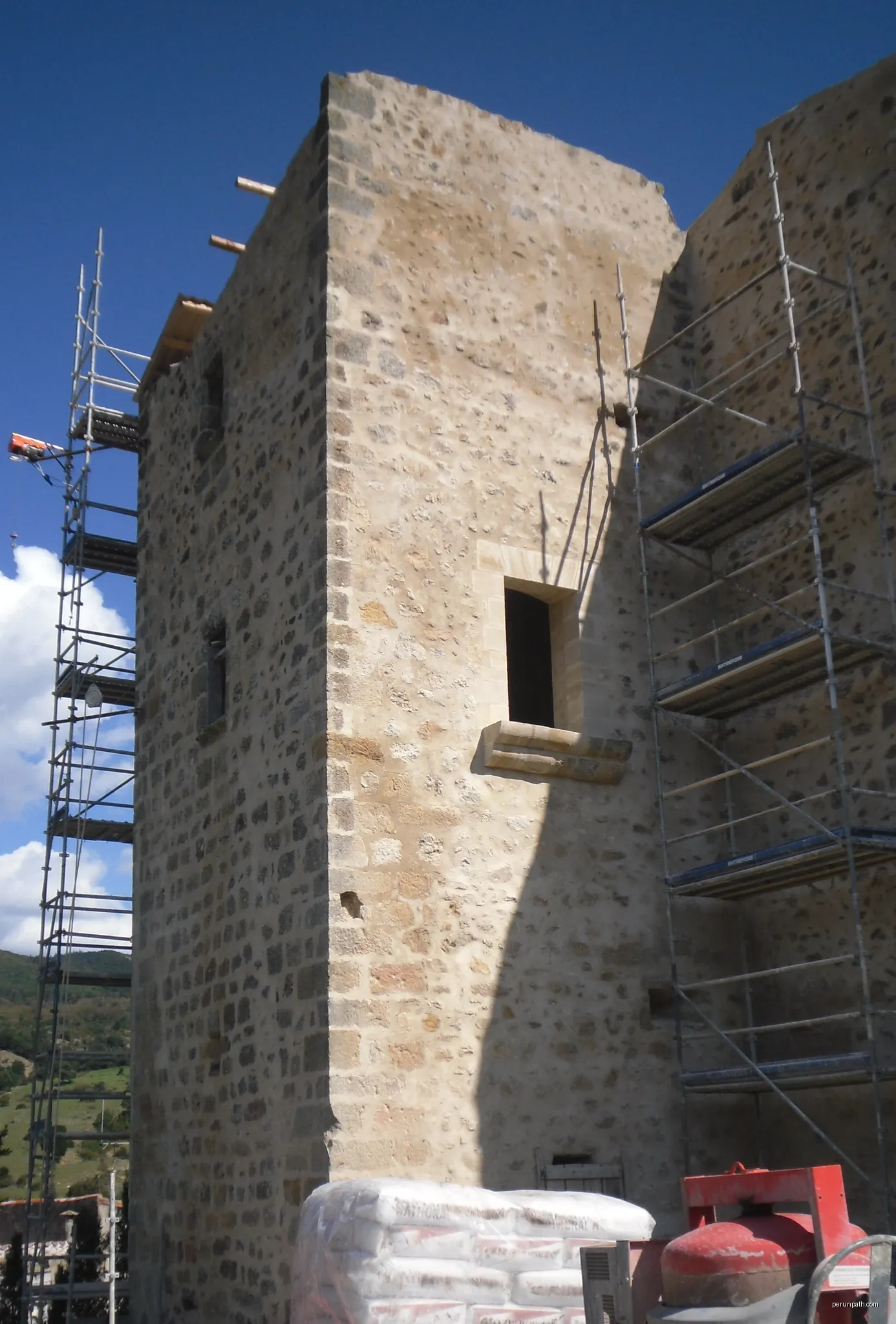 Chateau de Bugarach | Autor: ArnoLagrange | Licencja: CC BY-SA 3.0 | Źródło: Wikimedia Commons