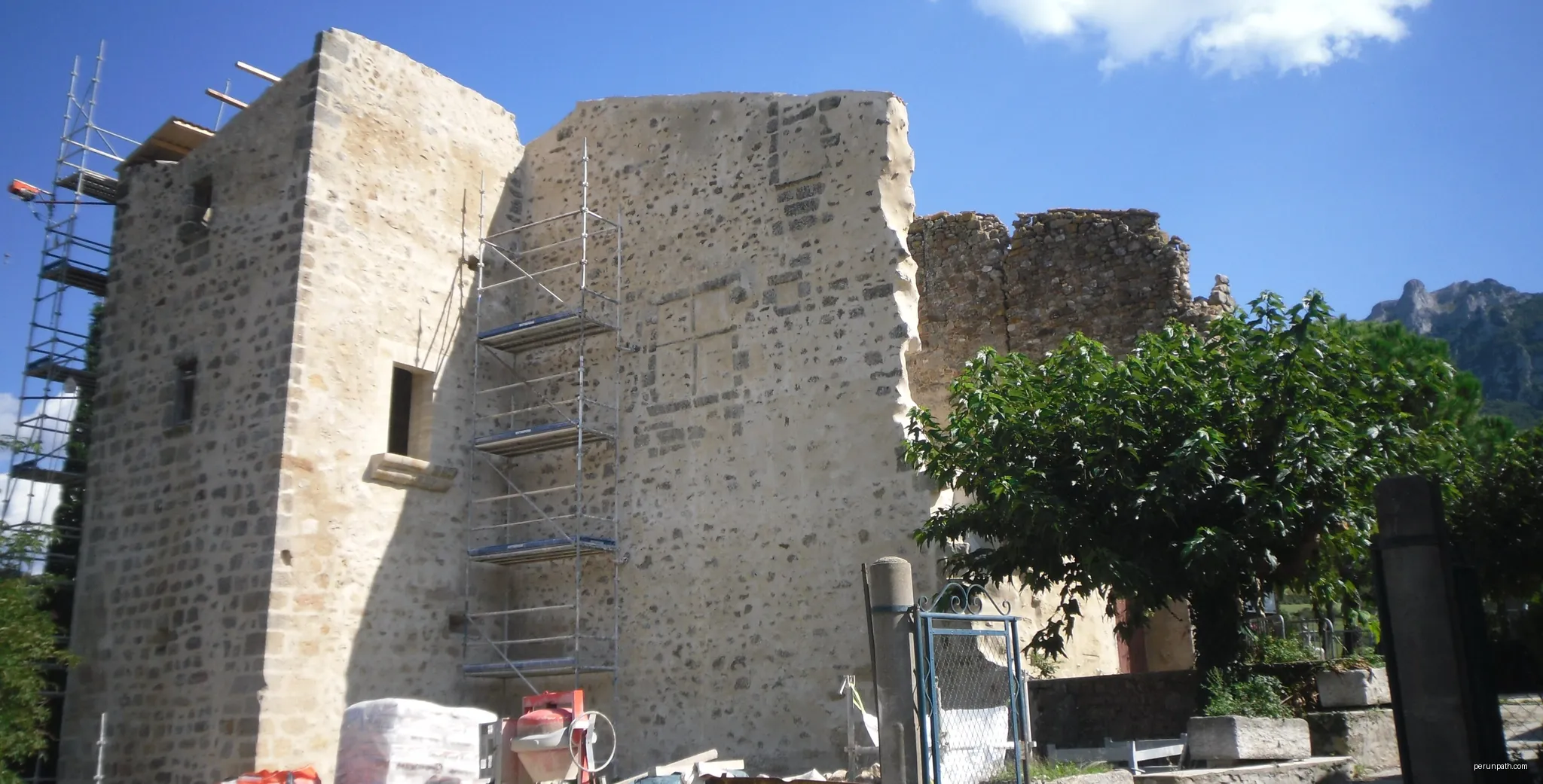 Chateau de Bugarach | Autor: ArnoLagrange | Licencja: CC BY-SA 3.0 | Źródło: Wikimedia Commons