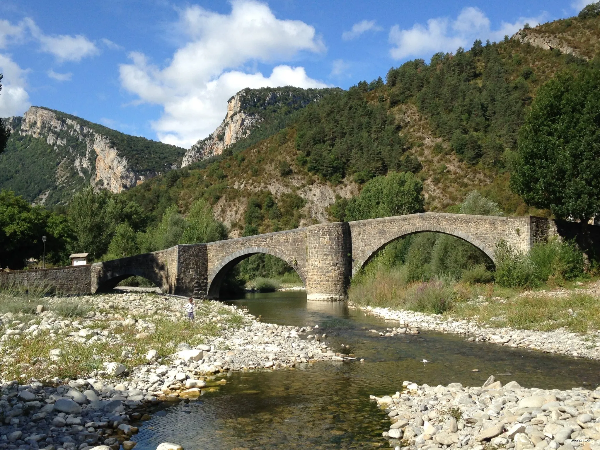 E1. Errege bidea: Burgi - Izaba