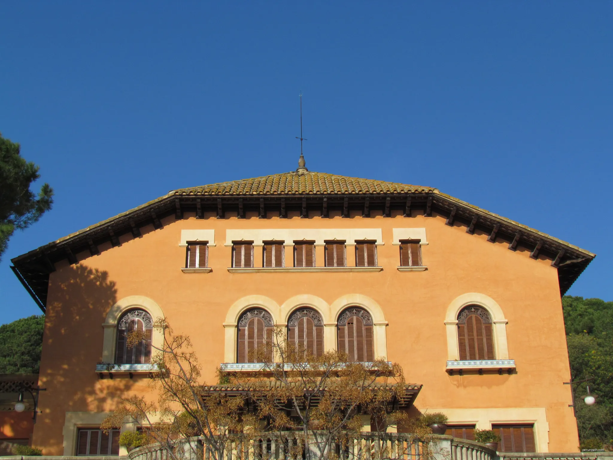 Ca l'Iborra (Mataró) | Autor: Jramis | Licencja: CC BY-SA 3.0 | Źródło: Wikimedia Commons