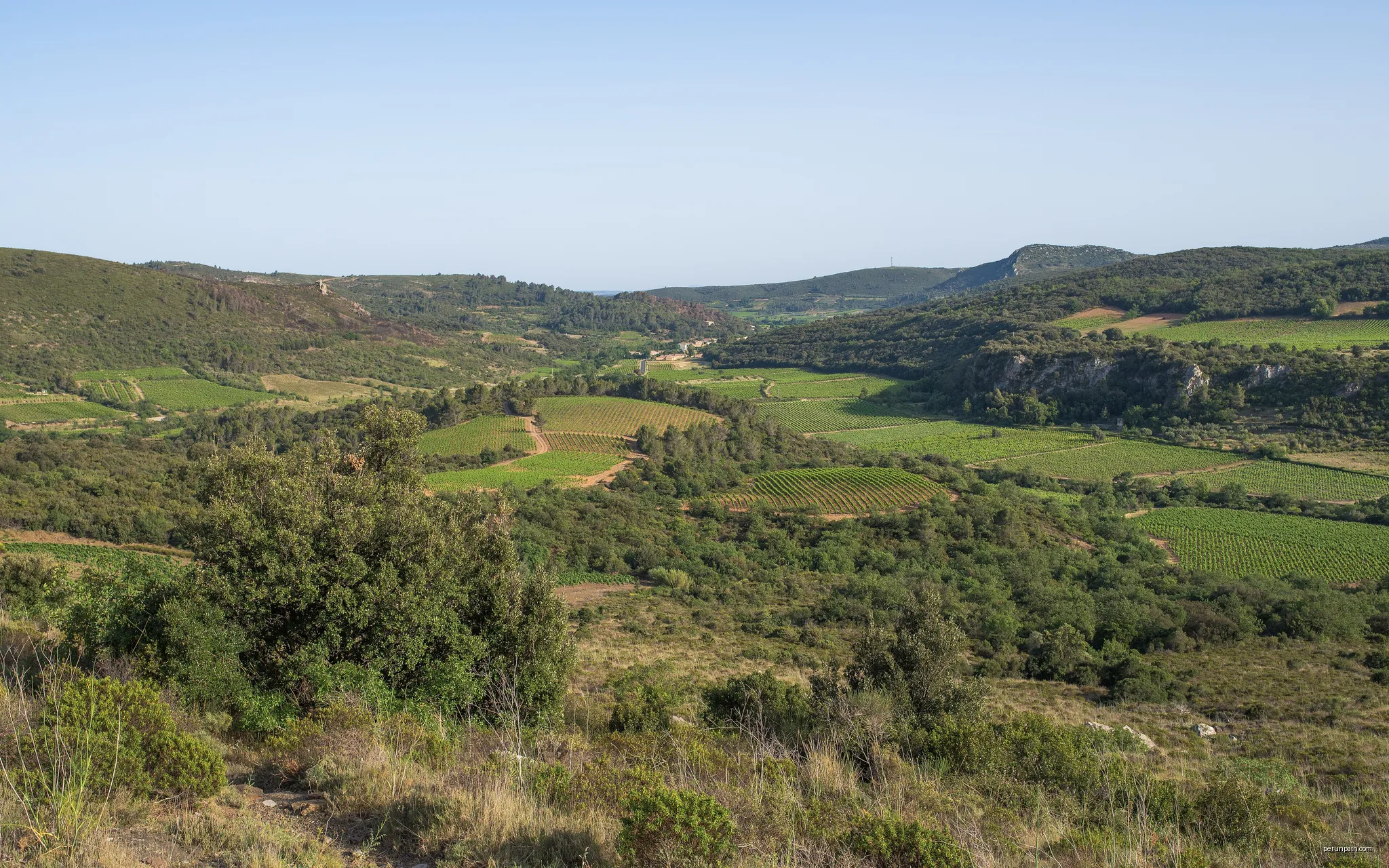 Cabrières, Hérault, France. | Autor: Christian Ferrer | Licencja: CC BY-SA 3.0 | Źródło: Wikimedia Commons