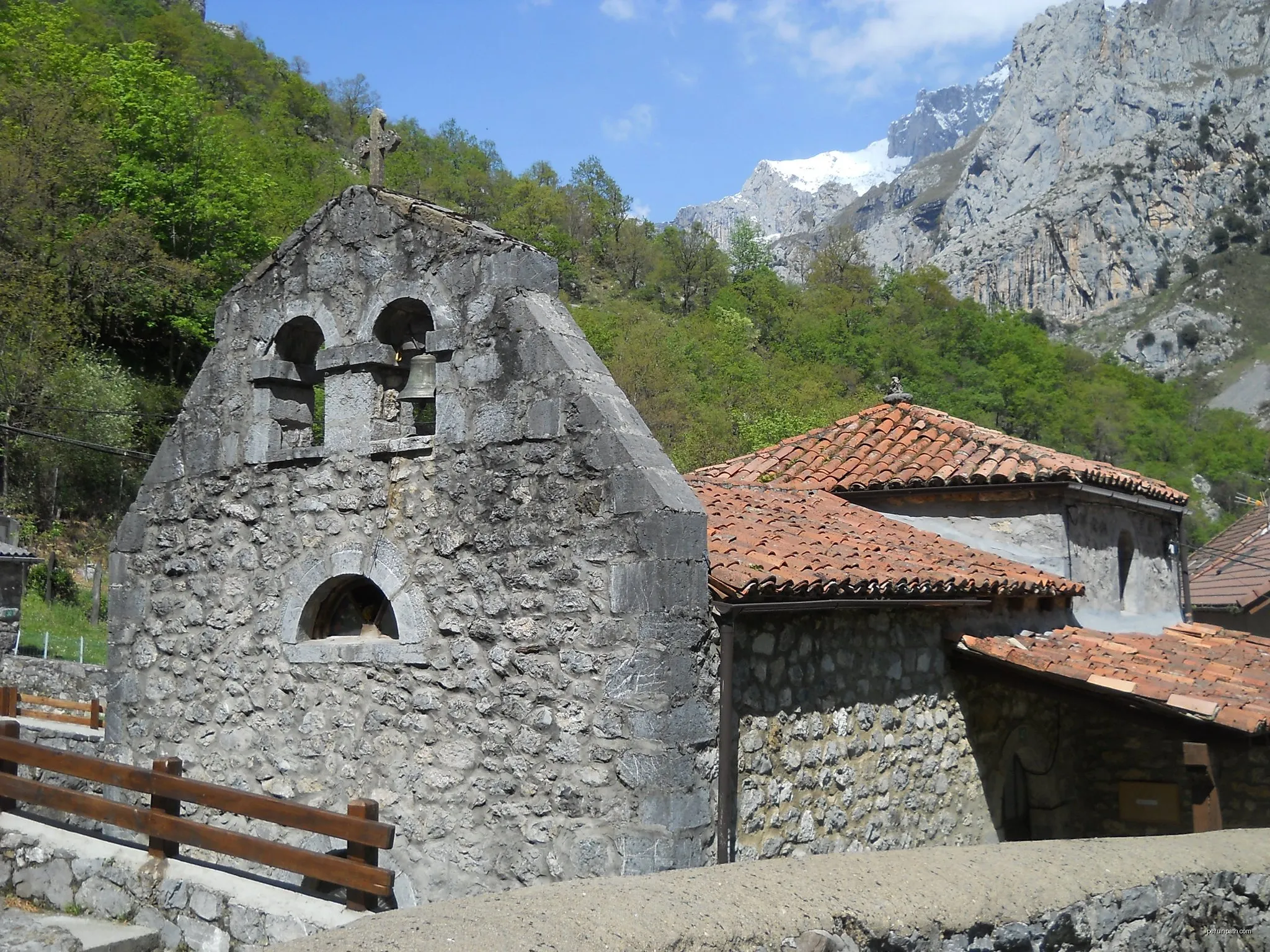 Cueva de Santibañas