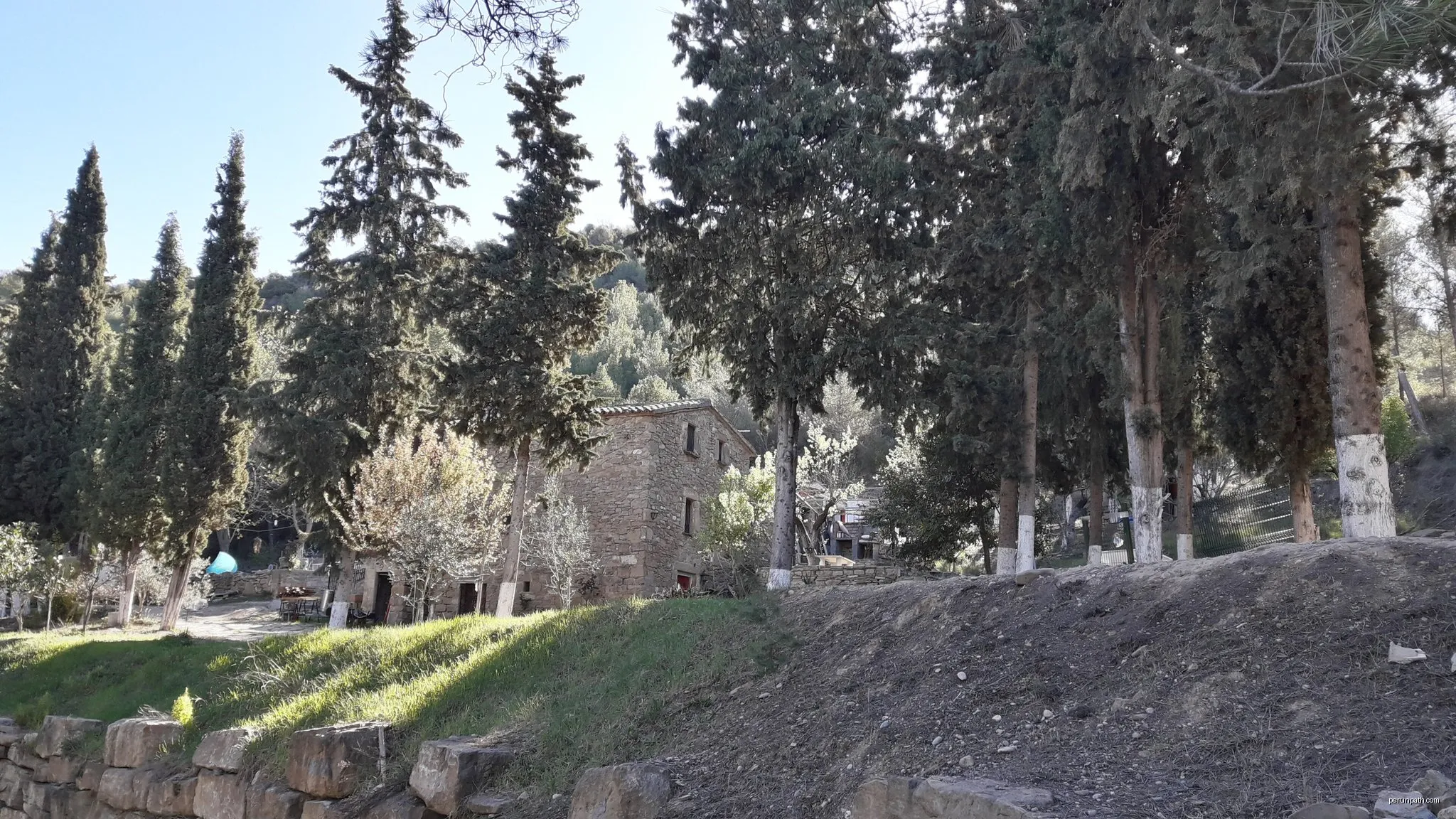De Sant Vicenç de Castellet a Sant Pere de Vallhonesta