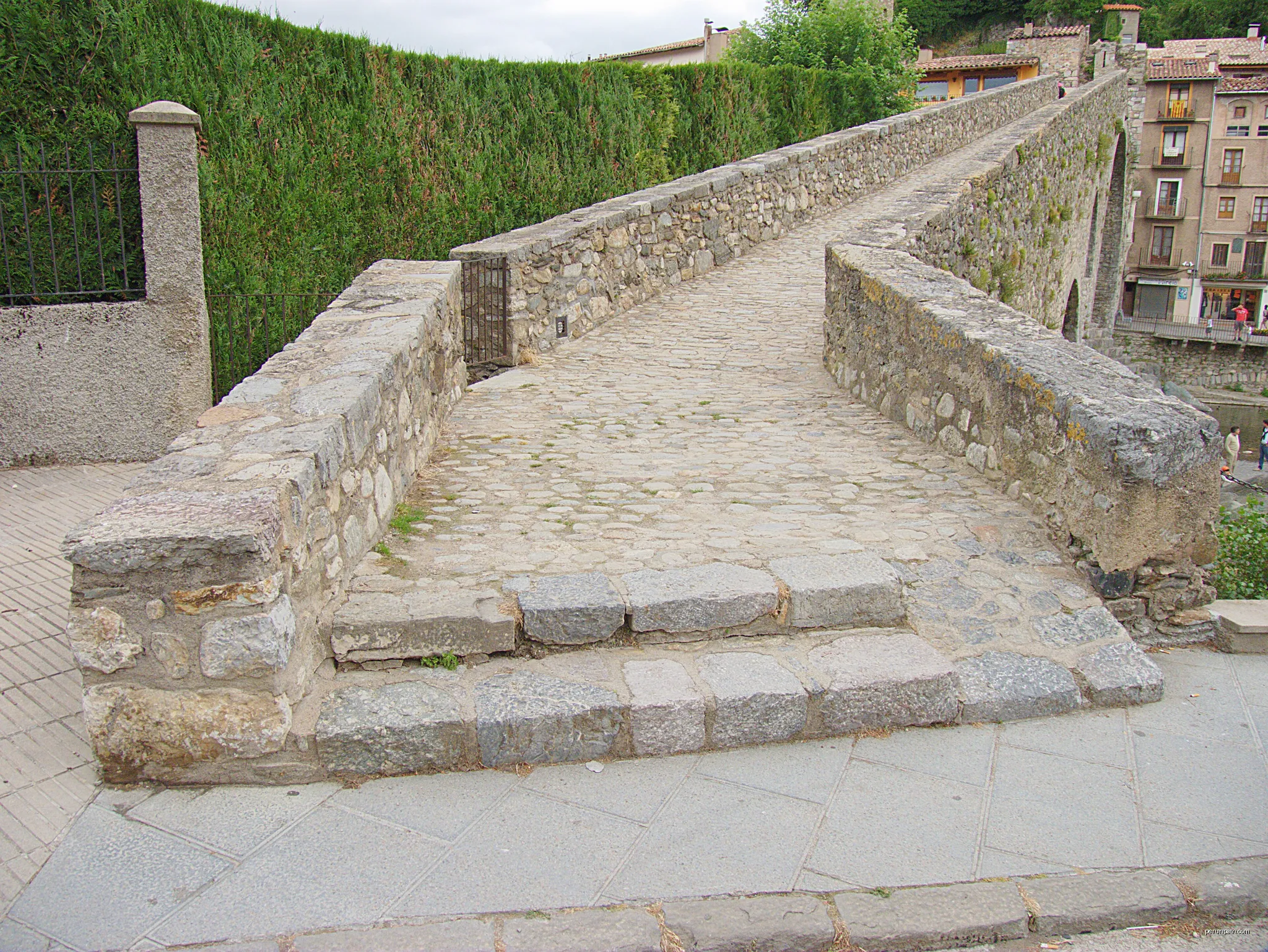 Pont Neuf, Camprodon (Ripollès, Gérone, Catalogne, Espagne) | Autor: Bertrand GRONDIN  → (Talk) | Licencja: CC BY-SA 3.0 | Źródło: Wikimedia Commons