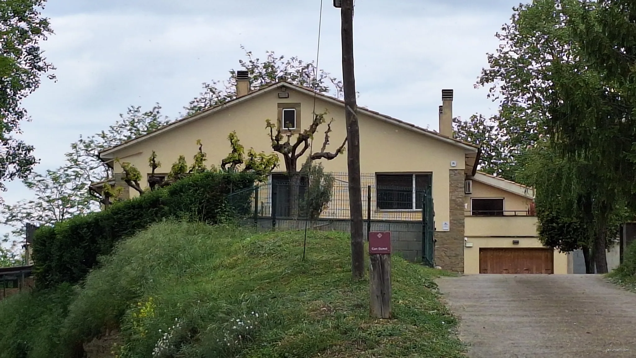 Can Benet | Autor: Pere prlpz | Licencja: CC BY-SA 4.0 | Źródło: Wikimedia Commons