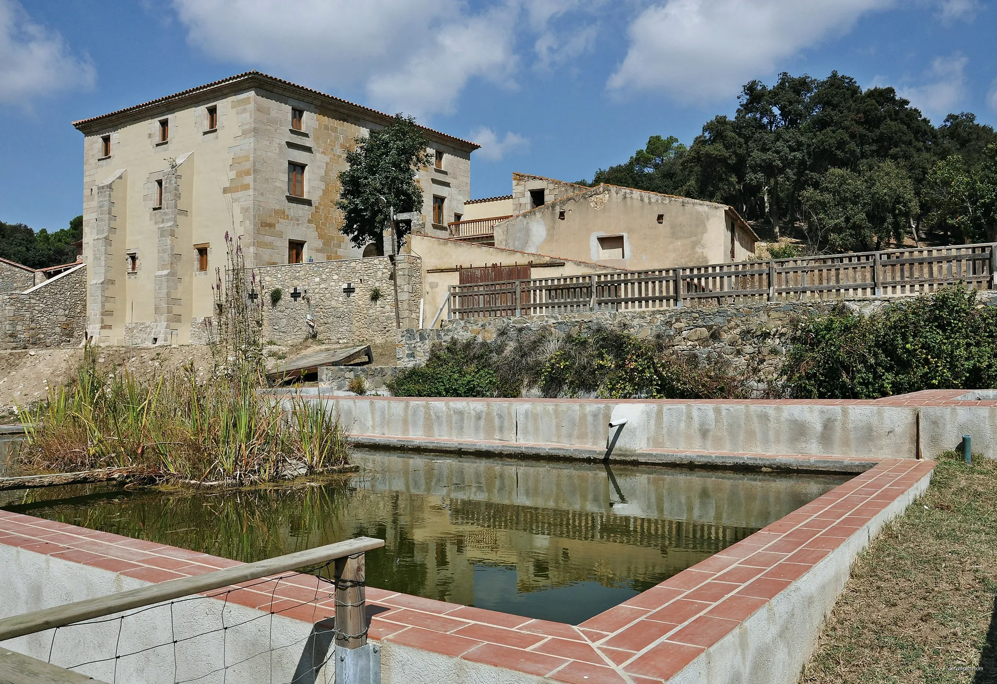 masia de can bosc del far en dosrius-maresme | Autor: Alberto-g-rovi | Licencja: CC BY-SA 3.0 | Źródło: Wikimedia Commons