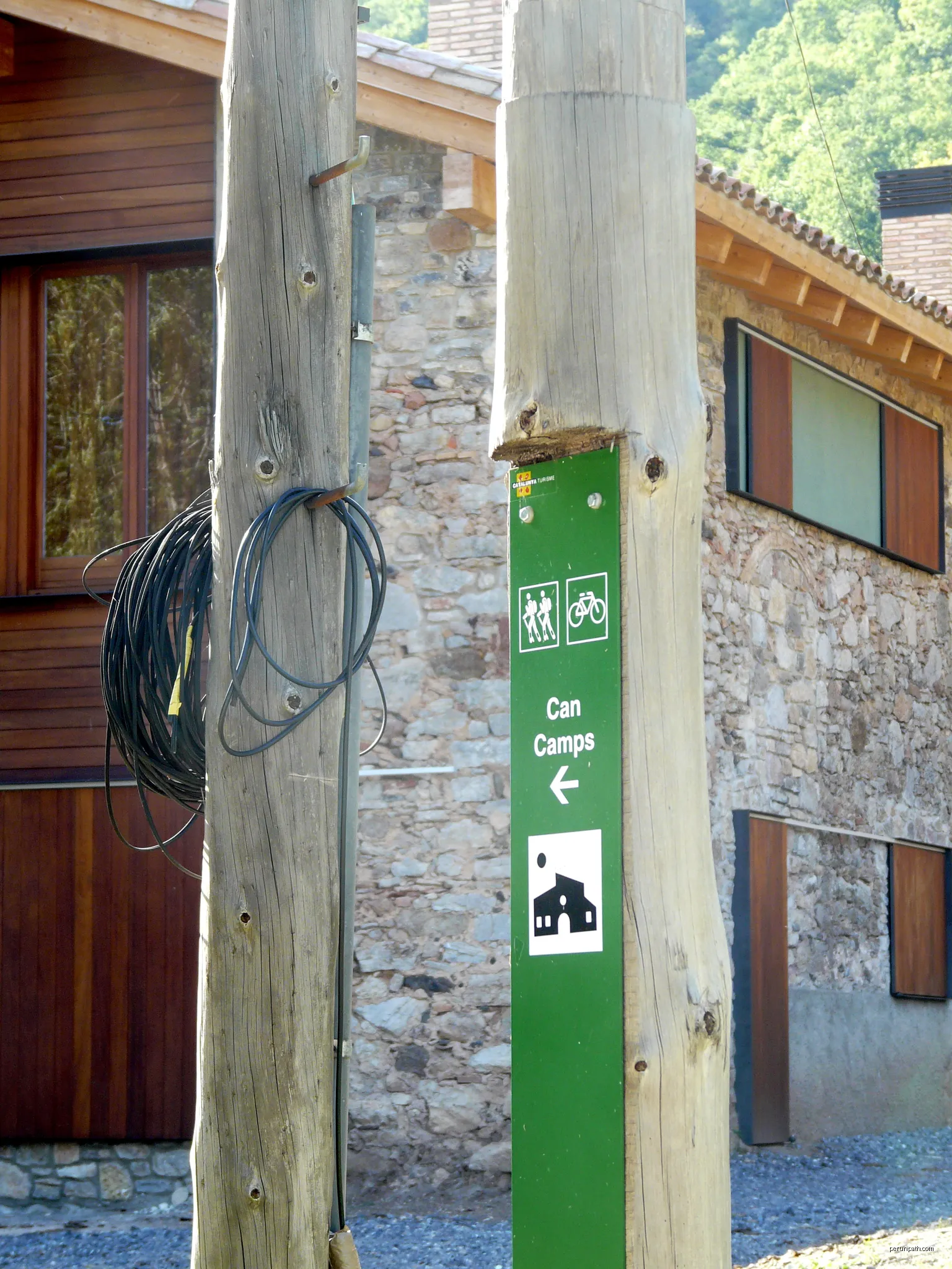 Can Camps (Ogassa) | Autor: Pere López | Licencja: CC BY-SA 3.0 | Źródło: Wikimedia Commons
