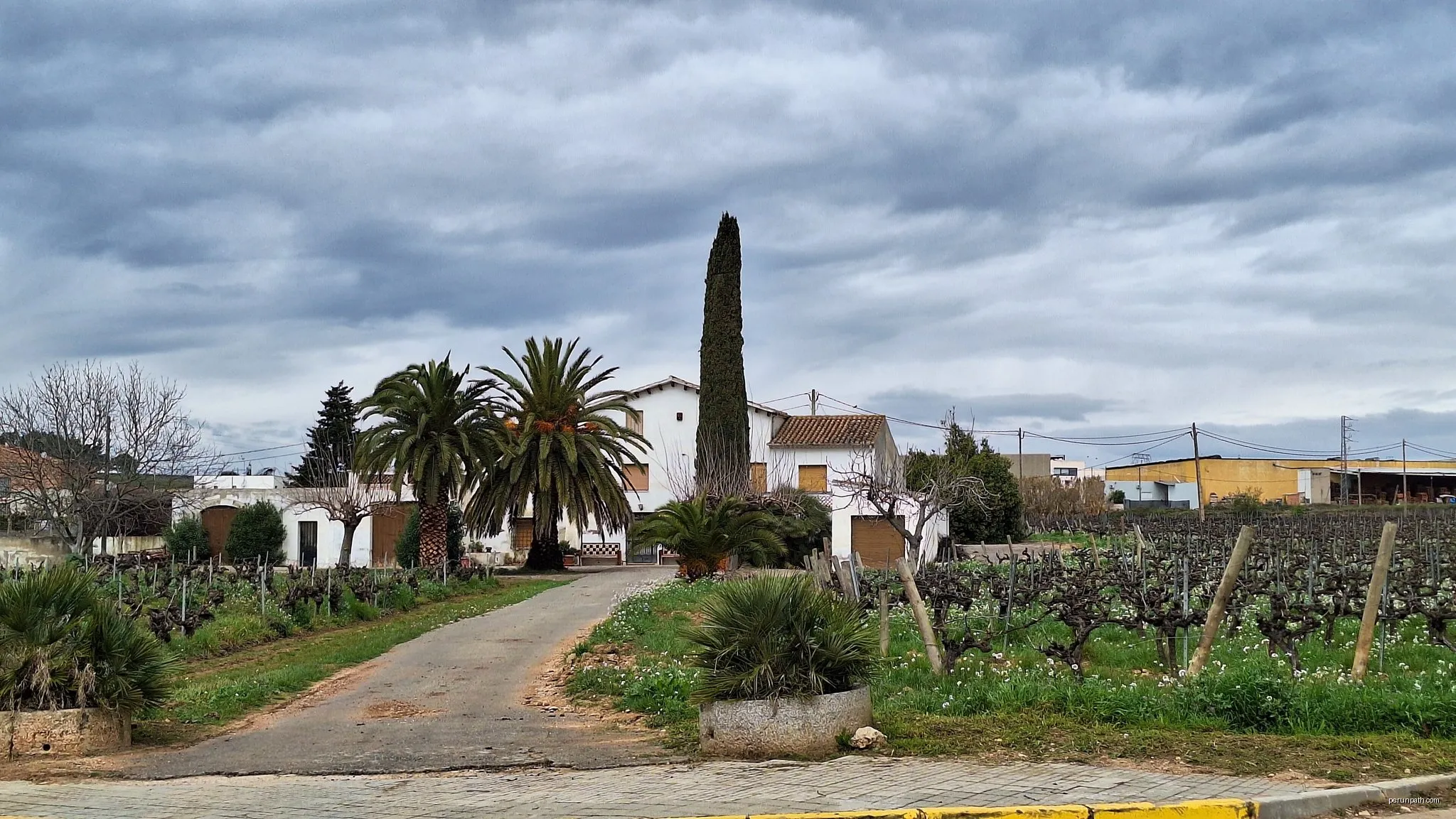 Vilafranca - La Granada pel camí de la Creu de la Peregrina