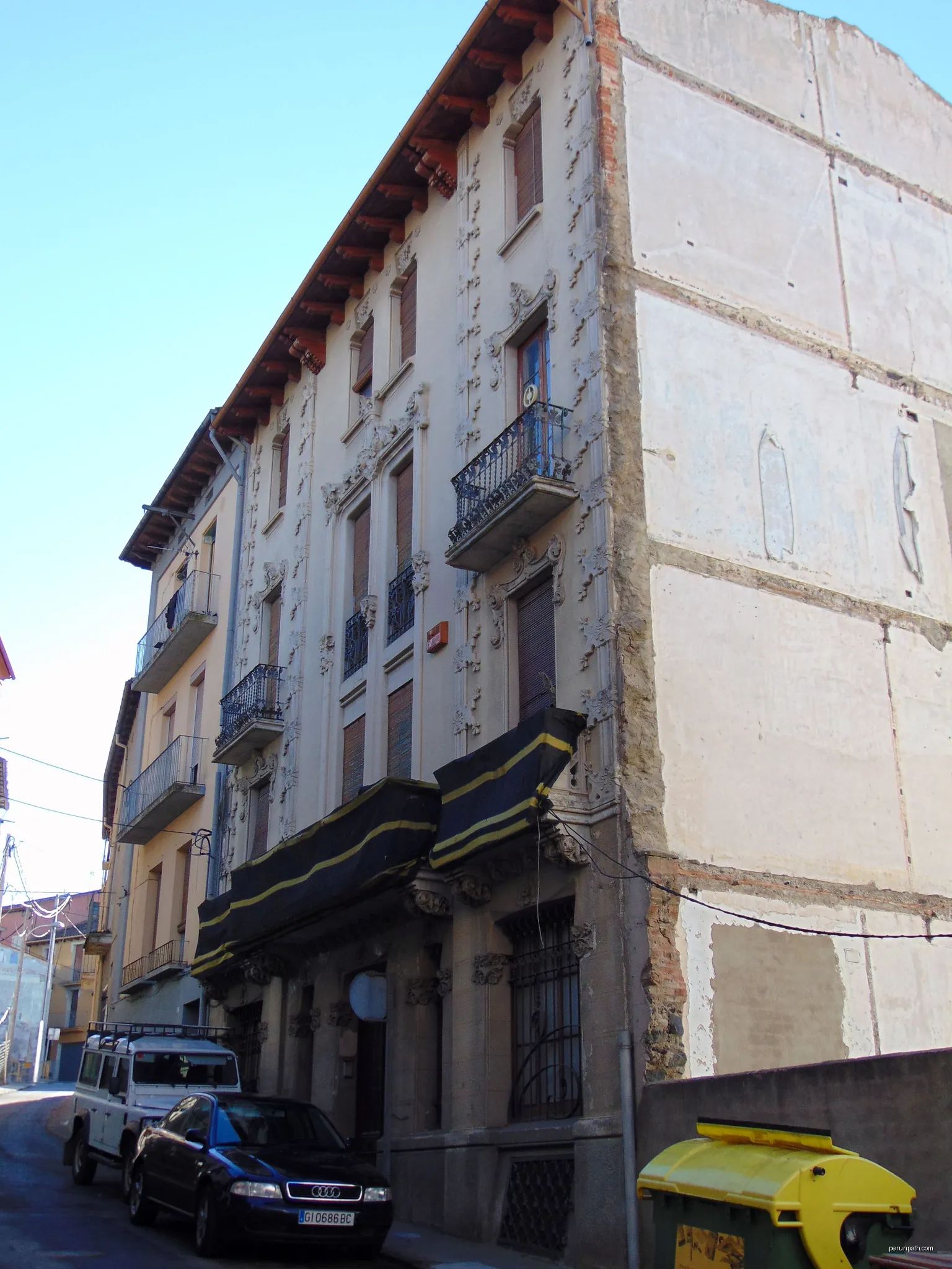 Can Masllorens (Olot)




This is a photo of a building listed in the Catalan heritage register as Bé Cultural d'Interès Local (BCIL) under the reference IPA-10385. | Autor: Josep Maria Viñolas Esteva | Licencja: CC BY-SA 4.0 | Źródło: Wikimedia Commons