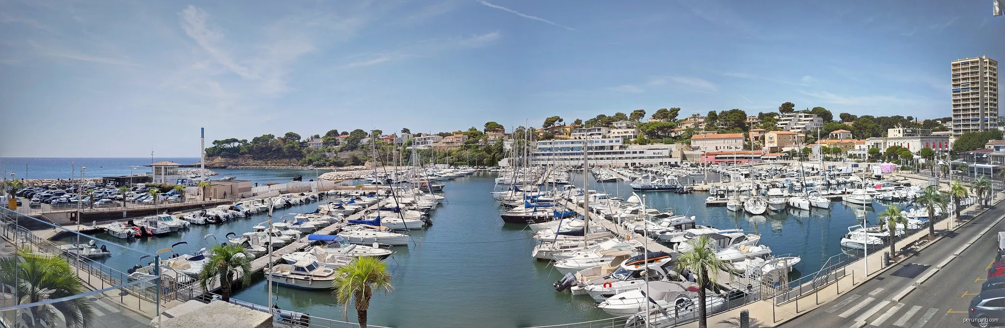 Carry Le Rouet harbour in France | Autor: FrogsLegs71 | Licencja: CC BY-SA 3.0 | Źródło: Wikimedia Commons